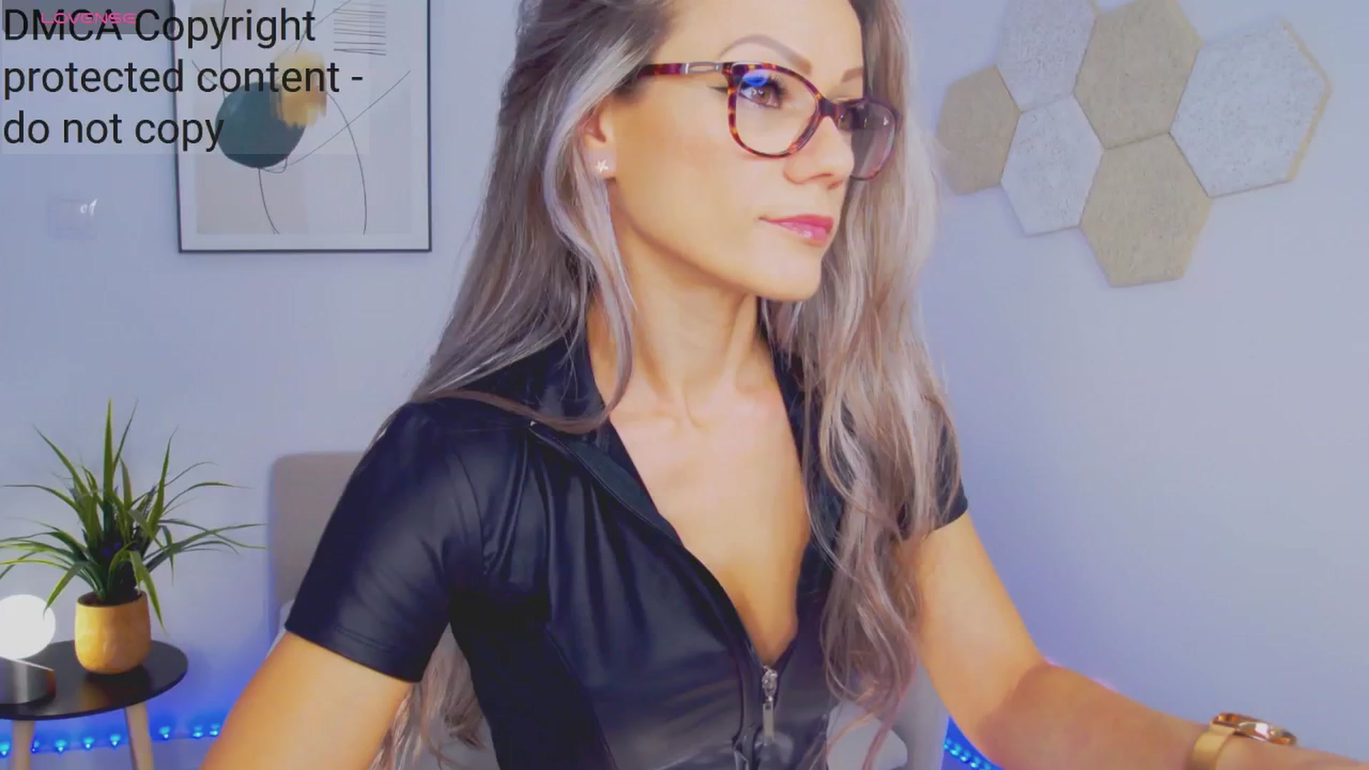 Gallery image thumbnail from Magic__Candy's myfreecams stream on, 10/21/2024, 02:00 image 3 of 20