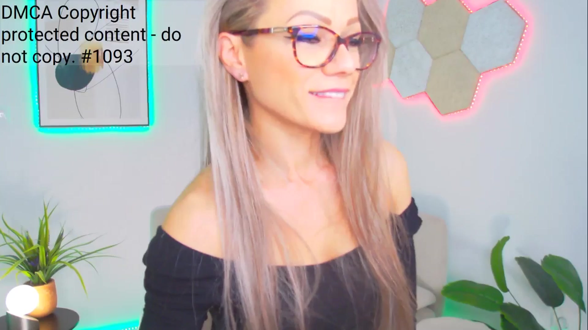 Gallery image thumbnail from Magic__Candy's myfreecams stream on, 11/29/2024, 02:39 image 16 of 20