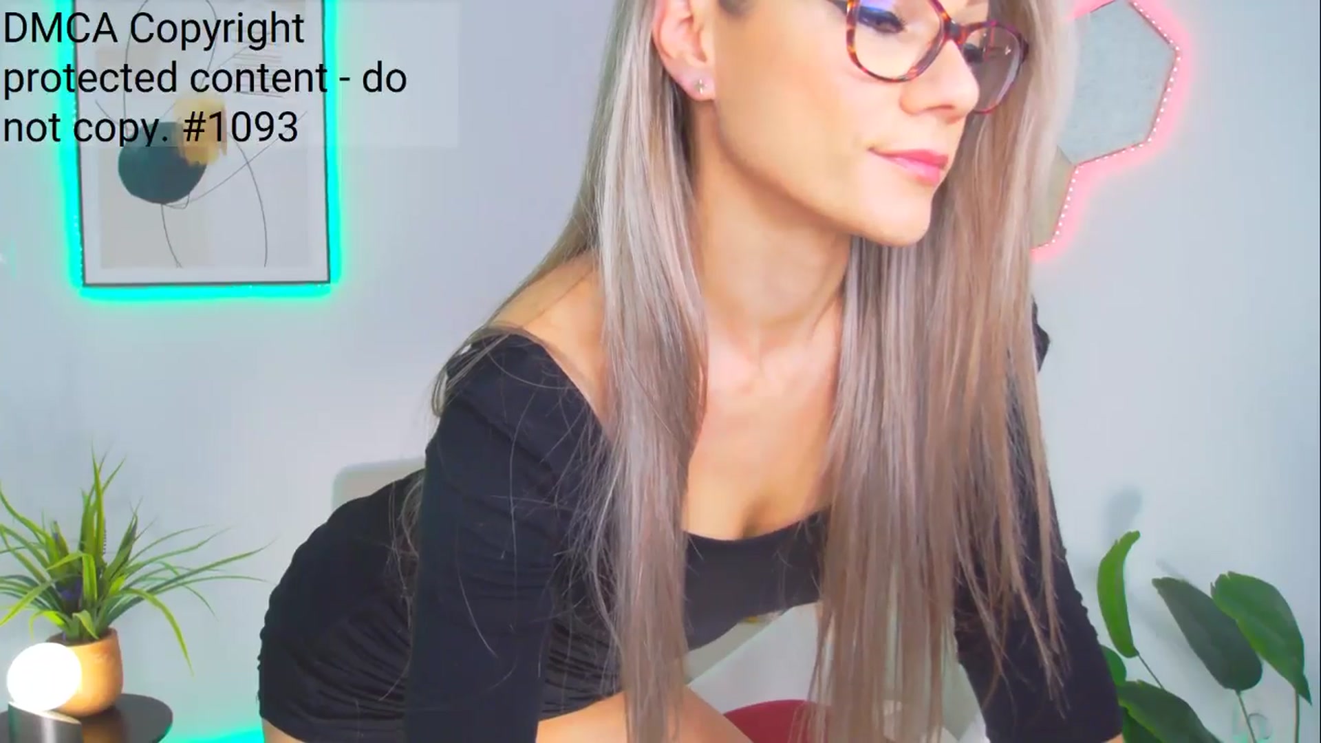 Gallery image thumbnail from Magic__Candy's myfreecams stream on, 11/29/2024, 02:39 image 10 of 20