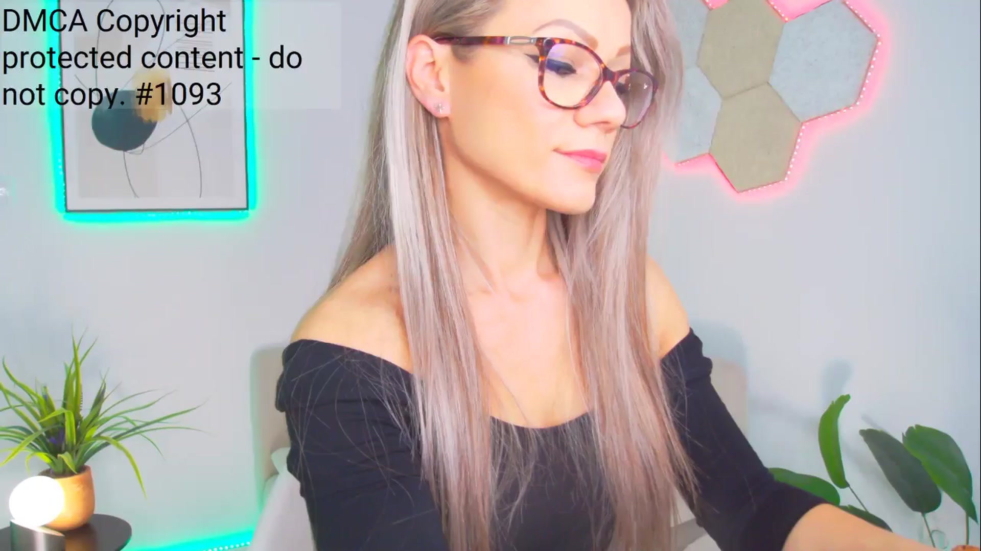 Gallery image thumbnail from Magic__Candy's myfreecams stream on, 11/29/2024, 02:39 image 18 of 20