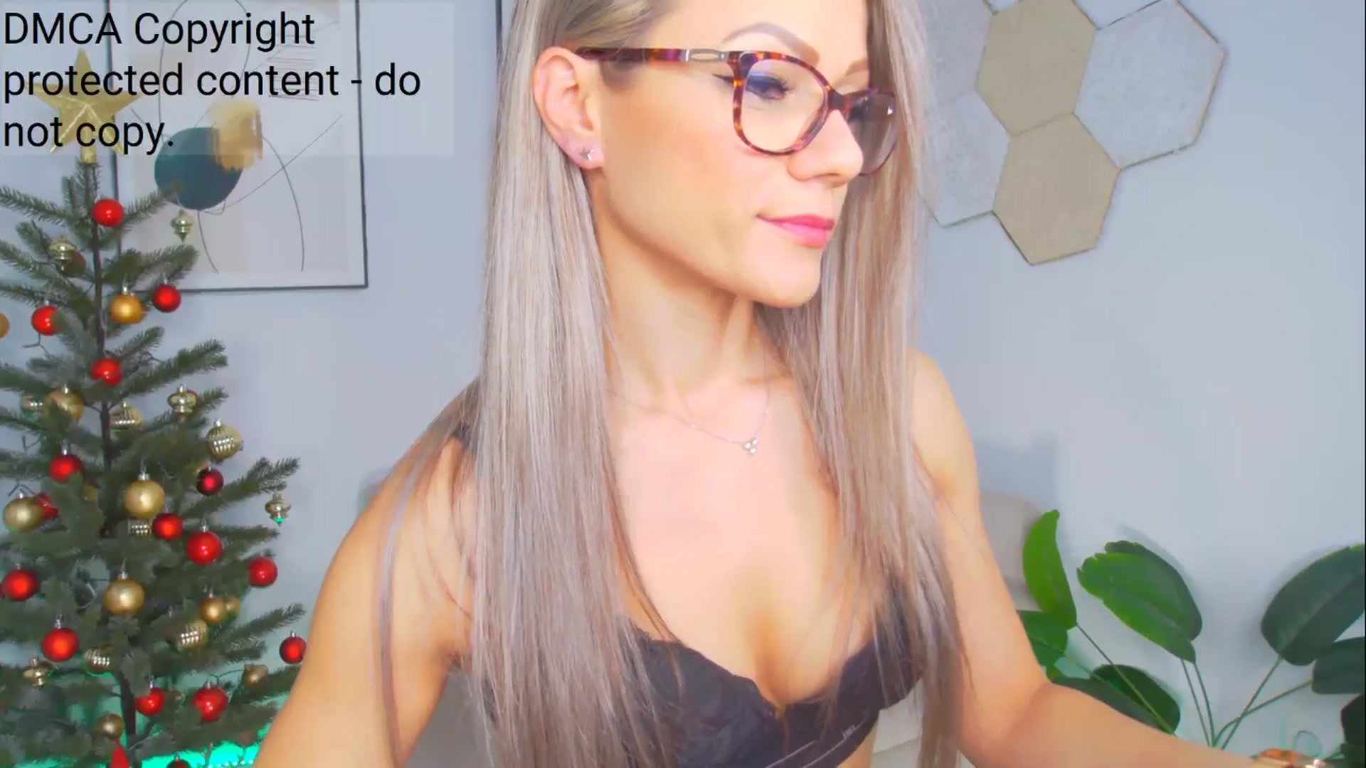 Gallery image thumbnail from Magic__Candy's myfreecams stream on, 12/10/2024, 08:02 image 13 of 20