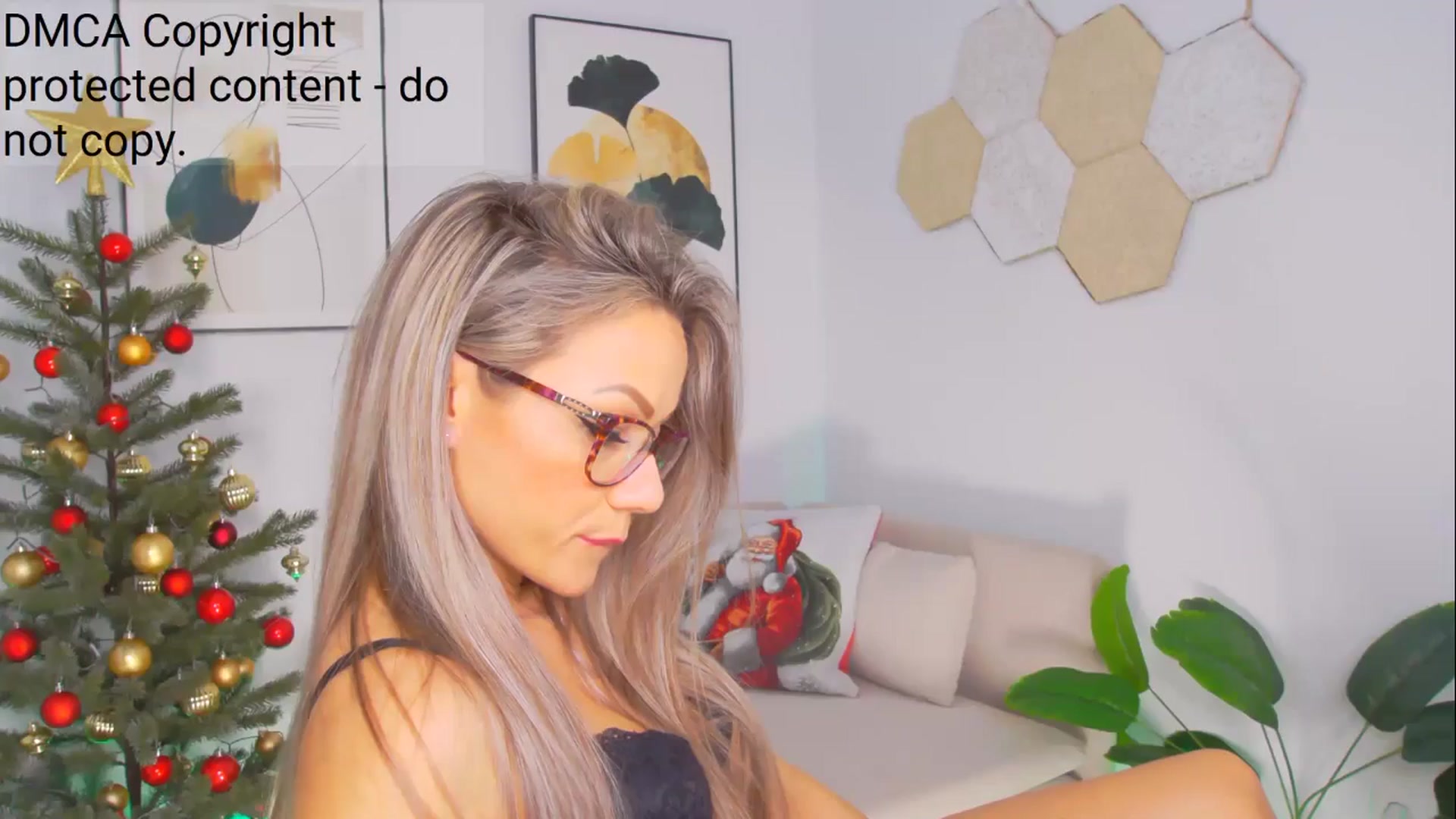 Gallery image thumbnail from Magic__Candy's myfreecams stream on, 12/10/2024, 08:20 image 15 of 20