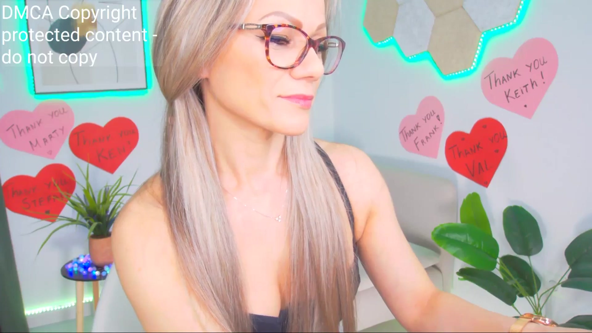 Gallery image thumbnail from Magic__Candy's myfreecams stream on, 04/12/2025, 17:25 image 11 of 20