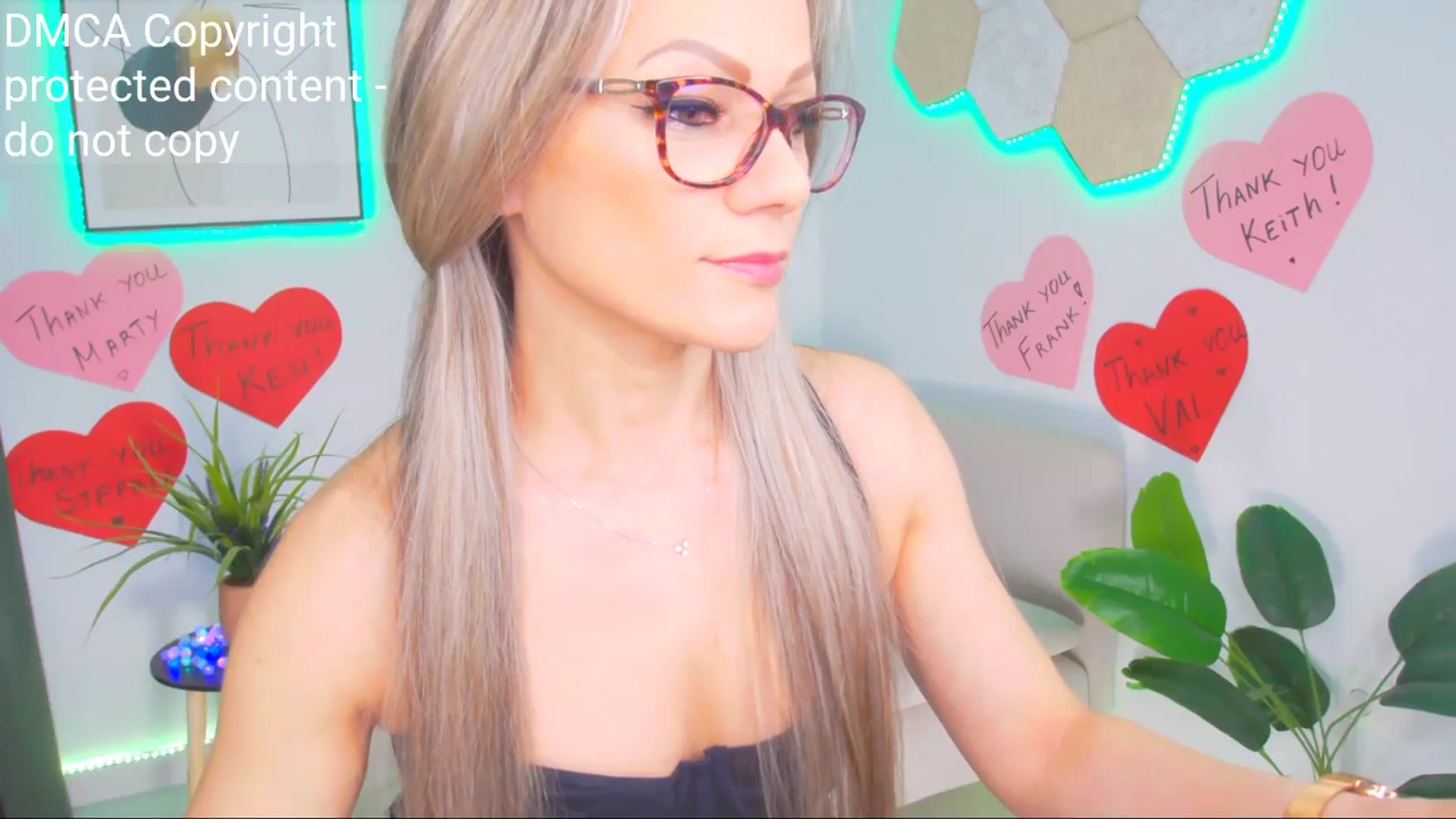 Gallery image thumbnail from Magic__Candy's myfreecams stream on, 04/12/2025, 17:25 image 4 of 20