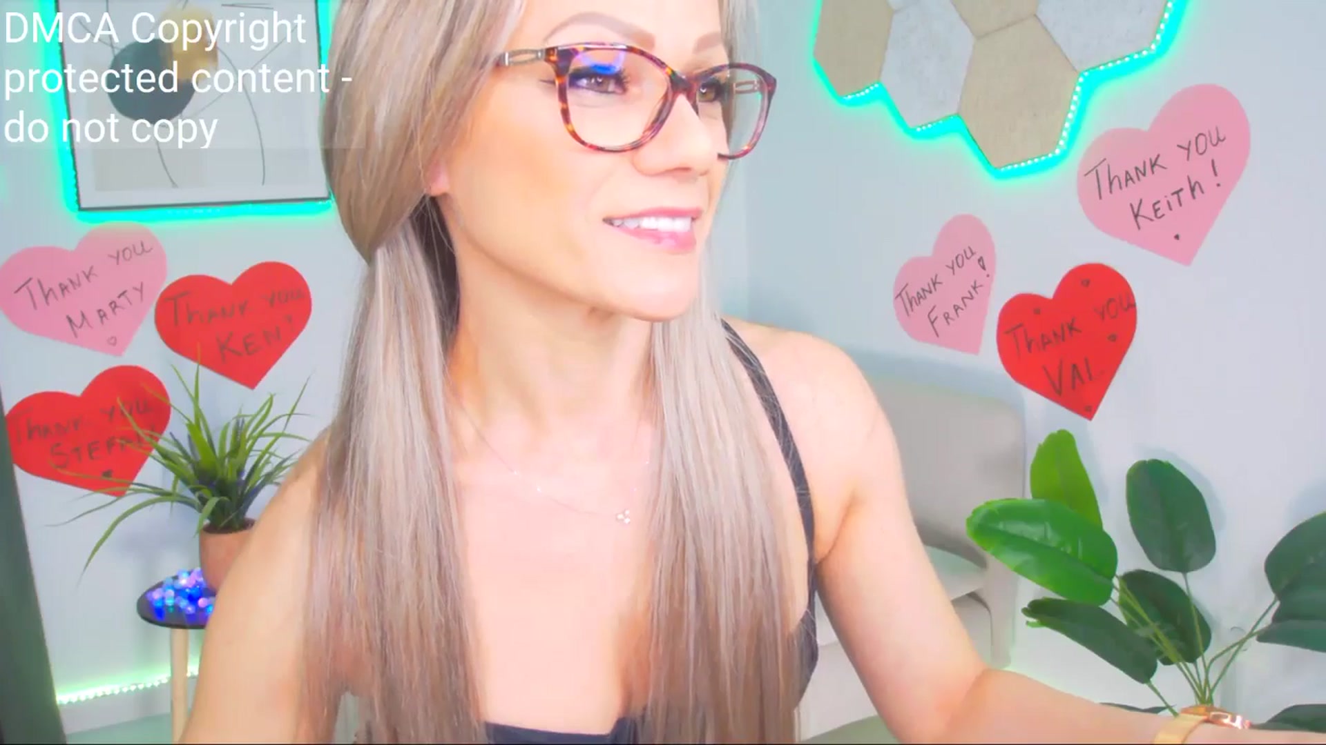 Gallery image thumbnail from Magic__Candy's myfreecams stream on, 04/12/2025, 17:25 image 9 of 20
