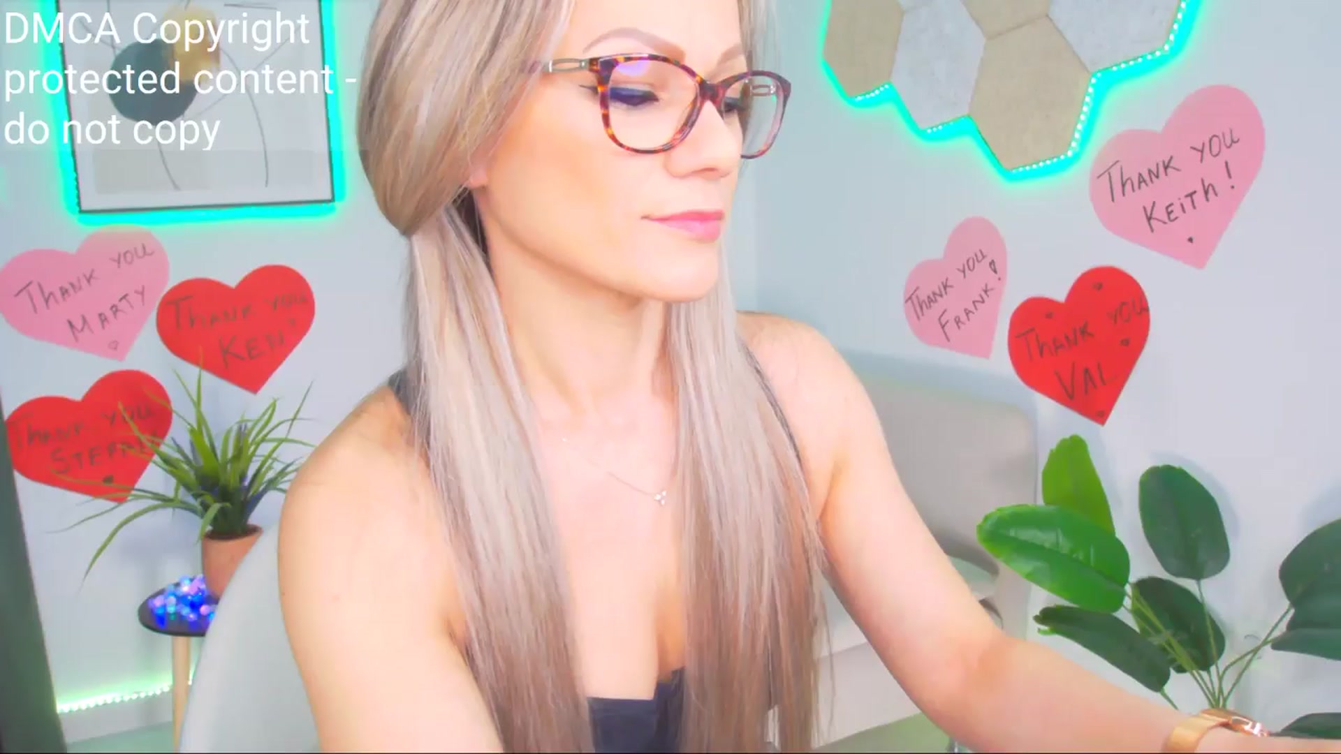 Gallery image thumbnail from Magic__Candy's myfreecams stream on, 04/12/2025, 17:25 image 1 of 20
