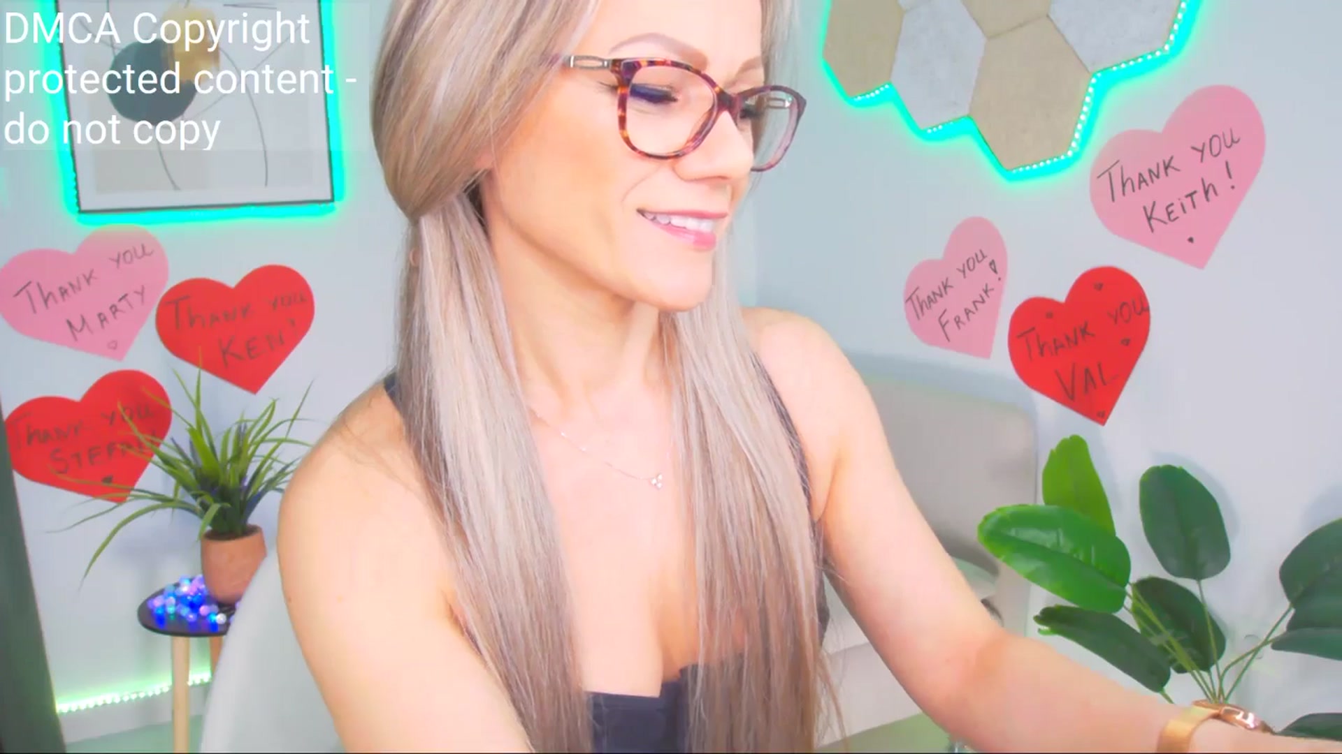 Gallery image thumbnail from Magic__Candy's myfreecams stream on, 04/12/2025, 17:25 image 14 of 20