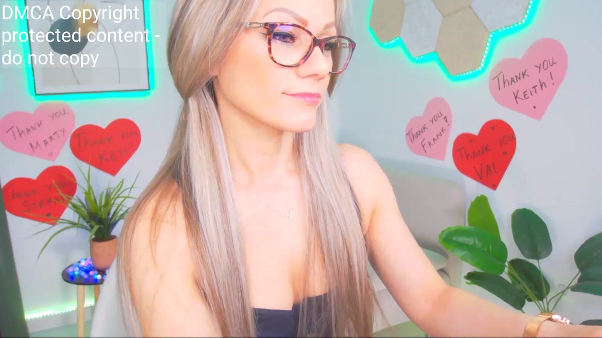 Gallery image thumbnail from Magic__Candy's myfreecams stream on, 04/12/2025, 17:25 image 18 of 20