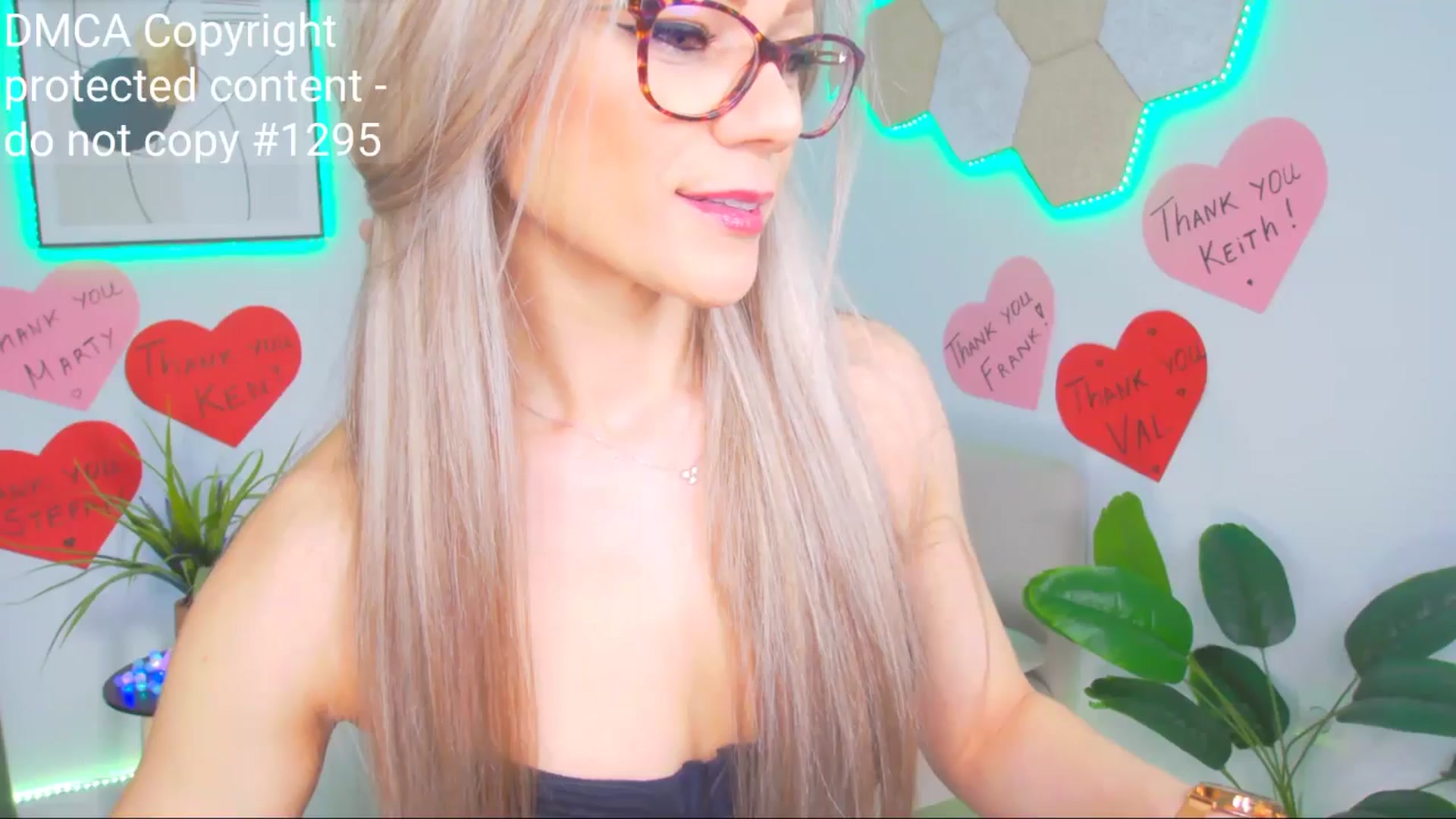Gallery image thumbnail from Magic__Candy's myfreecams stream on, 04/13/2025, 03:18 image 20 of 20