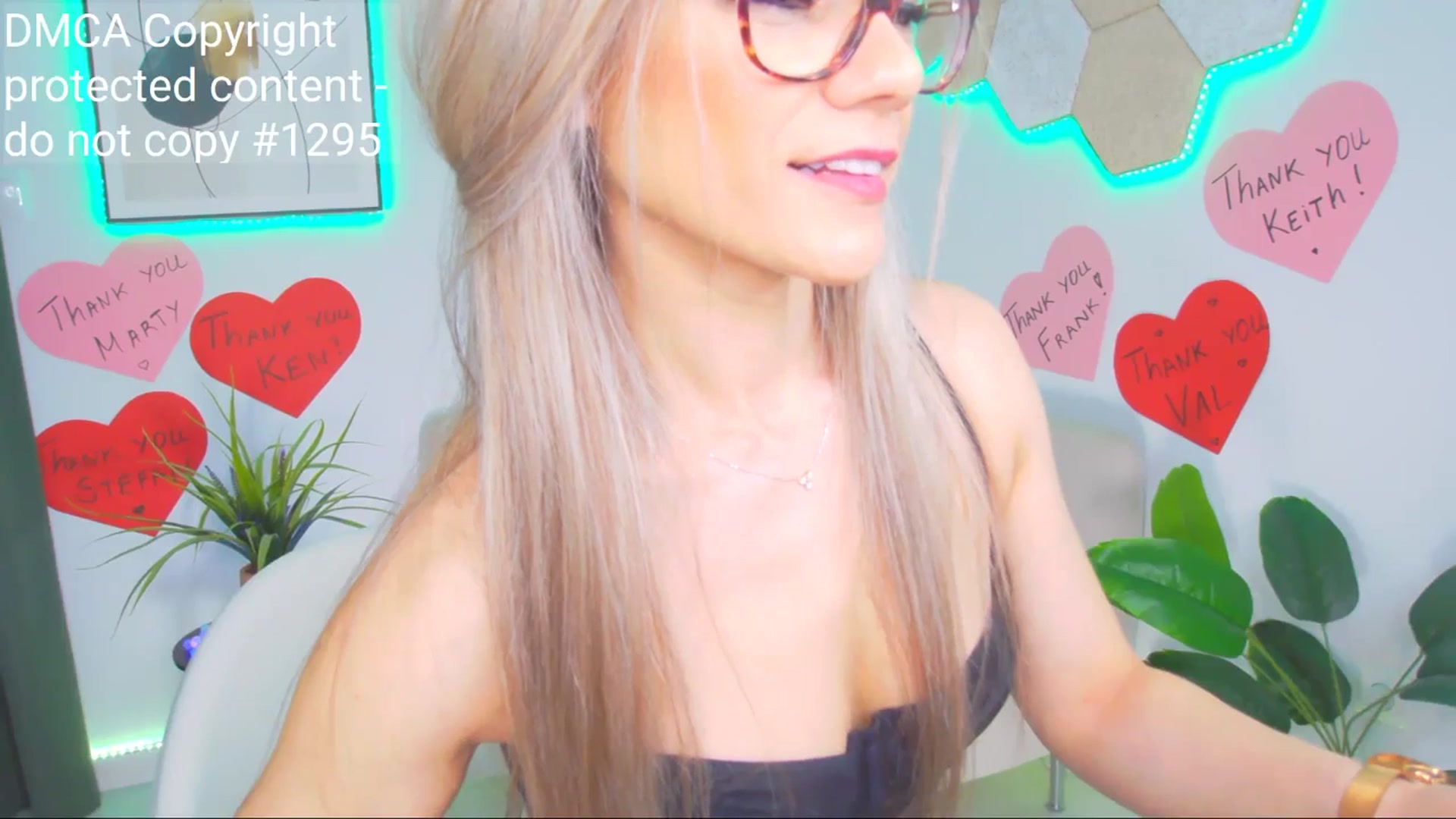 Gallery image thumbnail from Magic__Candy's myfreecams stream on, 04/13/2025, 03:18 image 5 of 20