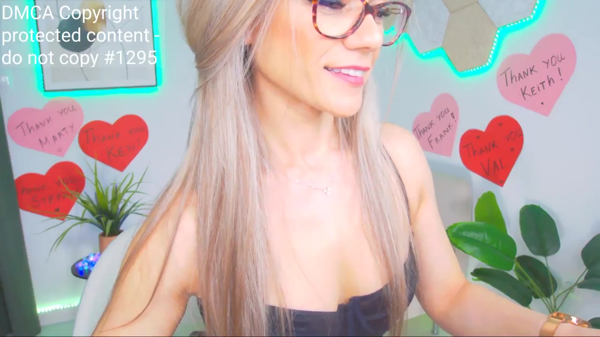 Gallery image thumbnail from Magic__Candy's myfreecams stream on, 04/13/2025, 03:18 image 8 of 20