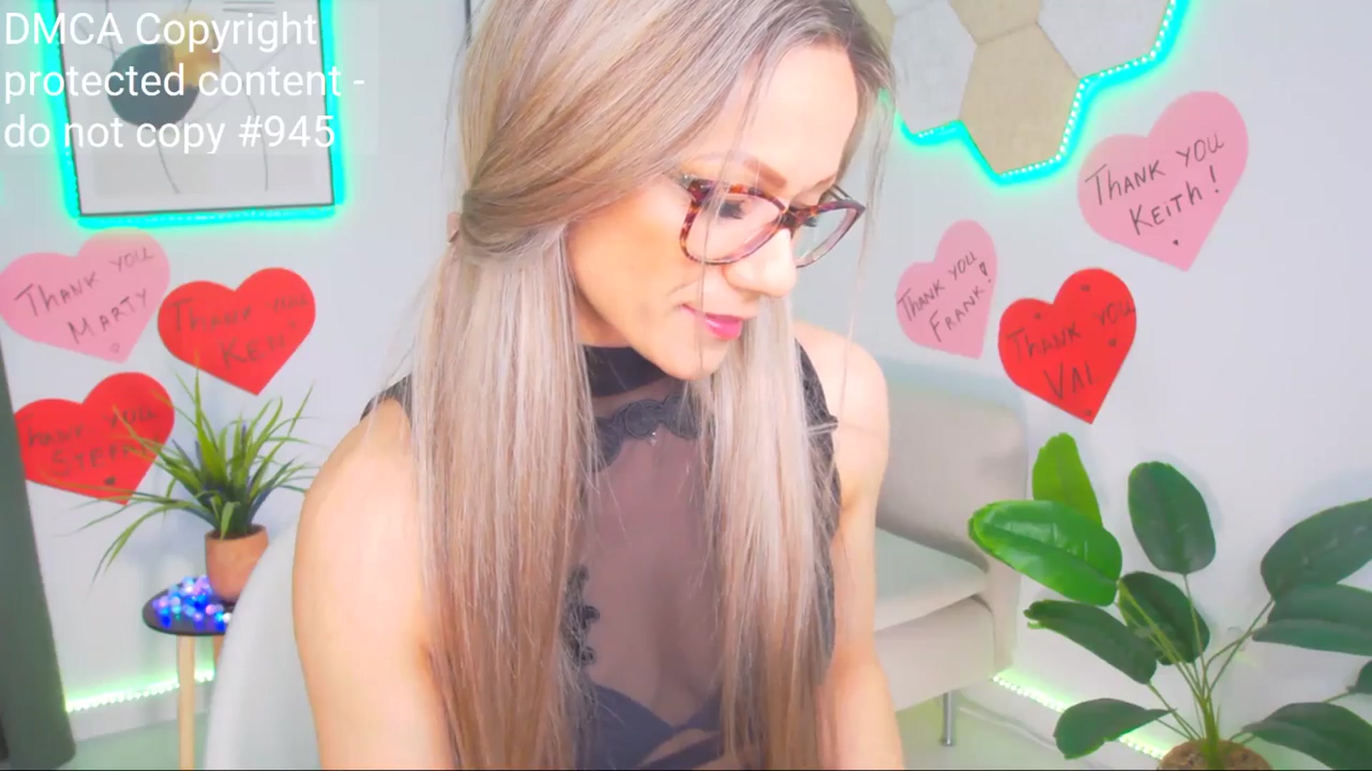Gallery image thumbnail from Magic__Candy's myfreecams stream on, 04/15/2025, 16:52 image 17 of 20