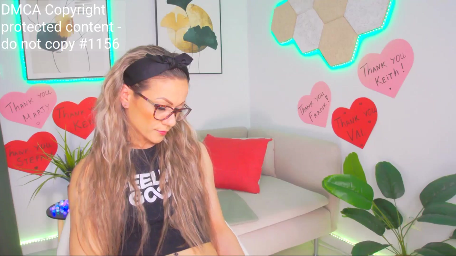 Gallery image thumbnail from Magic__Candy's myfreecams stream on, 04/19/2025, 02:05 image 17 of 20