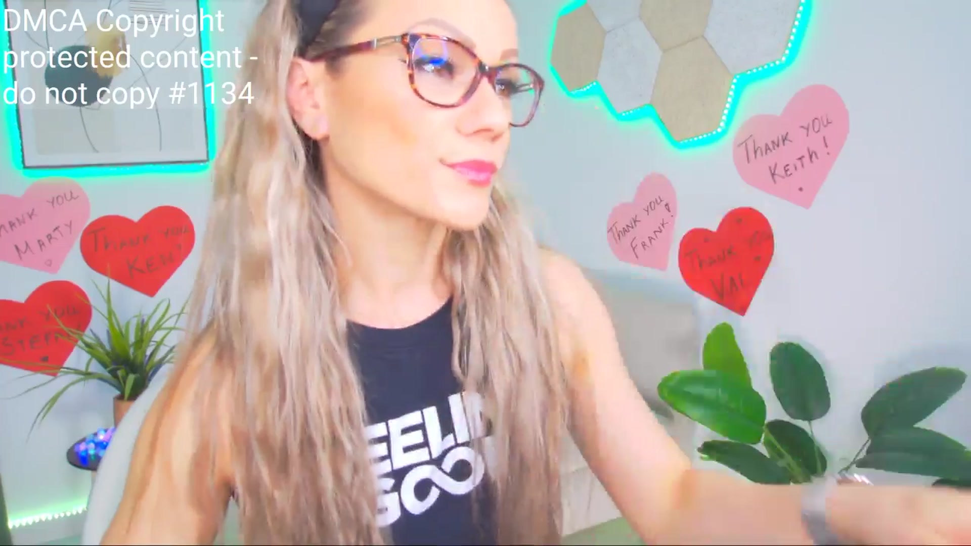 Gallery image thumbnail from Magic__Candy's myfreecams stream on, 04/19/2025, 04:07 image 8 of 20