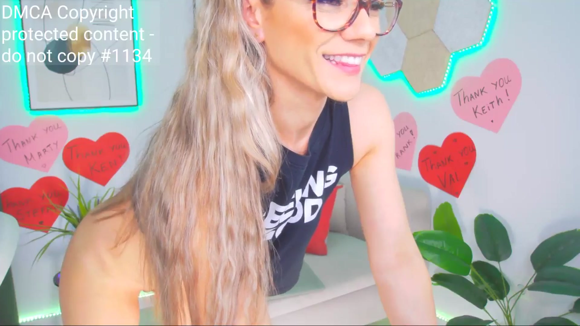 Gallery image thumbnail from Magic__Candy's myfreecams stream on, 04/19/2025, 04:07 image 17 of 20