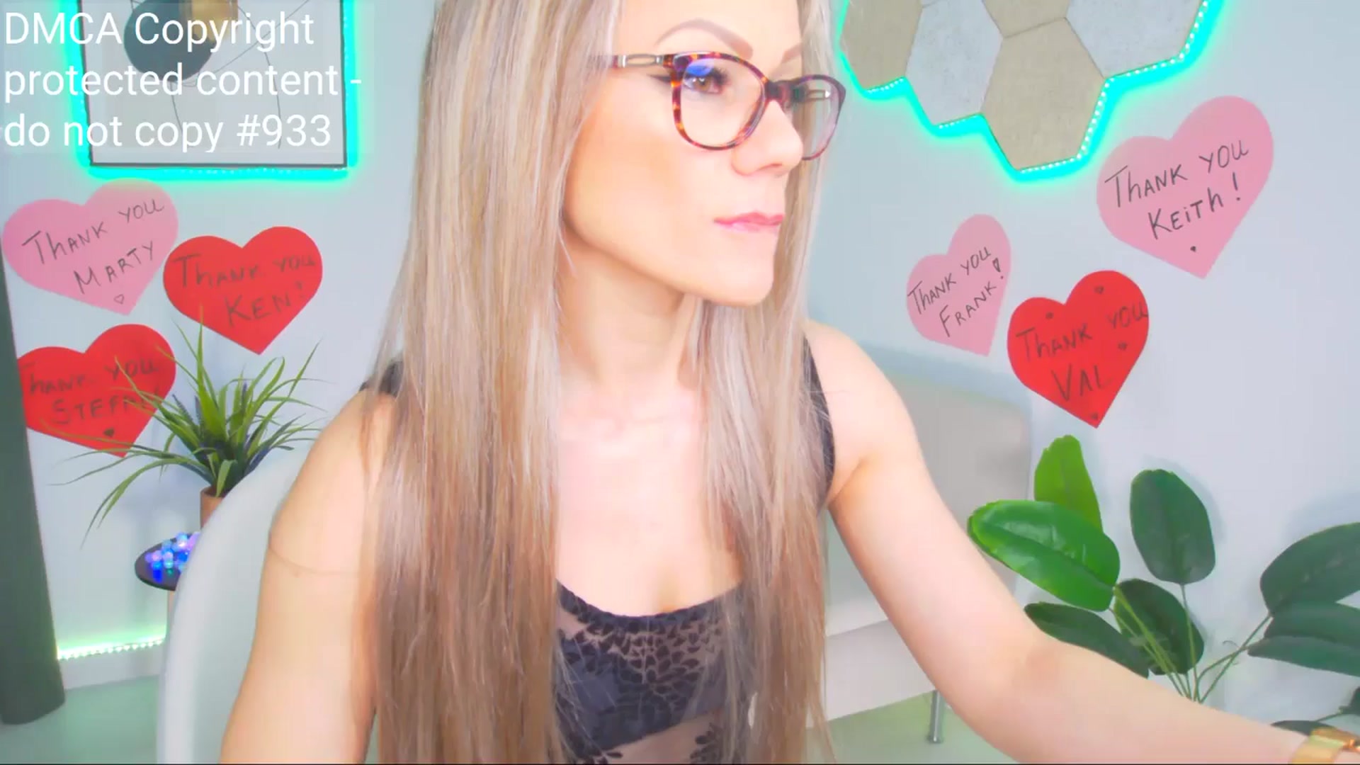 Gallery image thumbnail from Magic__Candy's myfreecams stream on, 04/22/2025, 04:08 image 1 of 20