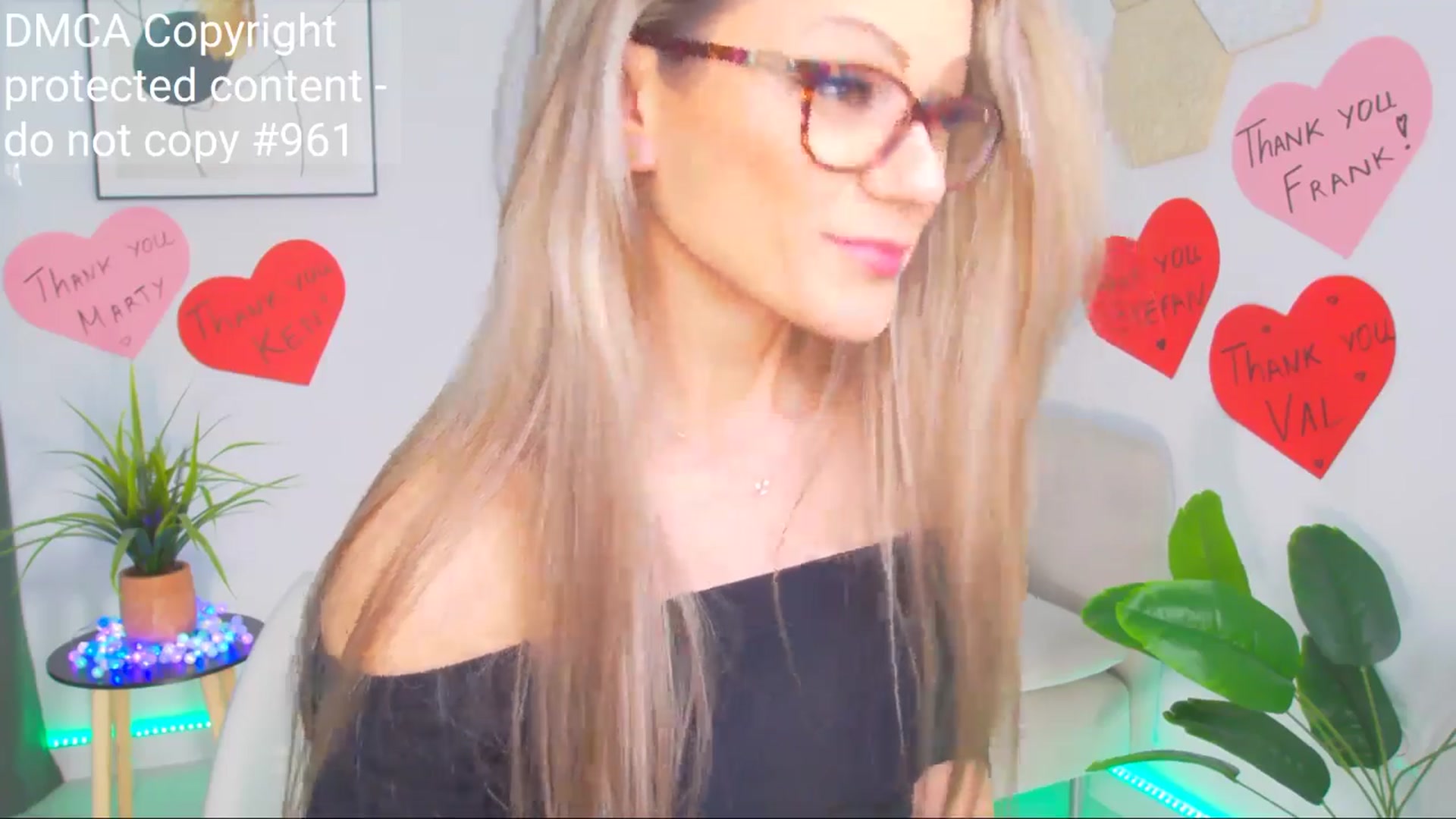 Gallery image thumbnail from Magic__Candy's myfreecams stream on, 04/26/2025, 10:13 image 10 of 20