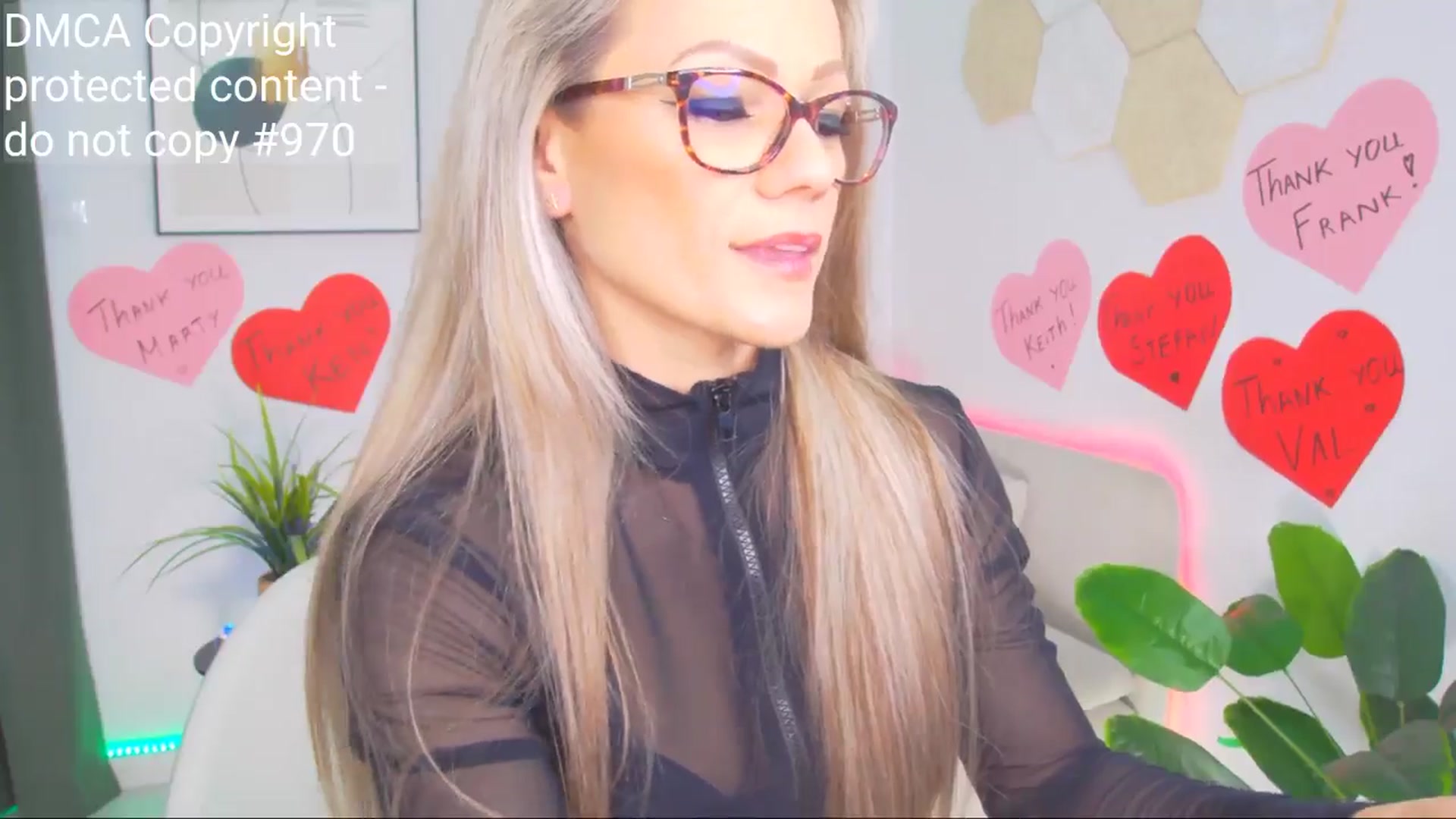 Gallery image thumbnail from Magic__Candy's myfreecams stream on, 04/26/2025, 22:19 image 17 of 20