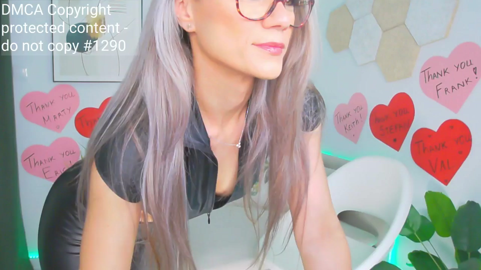 Gallery image thumbnail from Magic__Candy's myfreecams stream on, 06/22/2025, 17:19 image 18 of 20