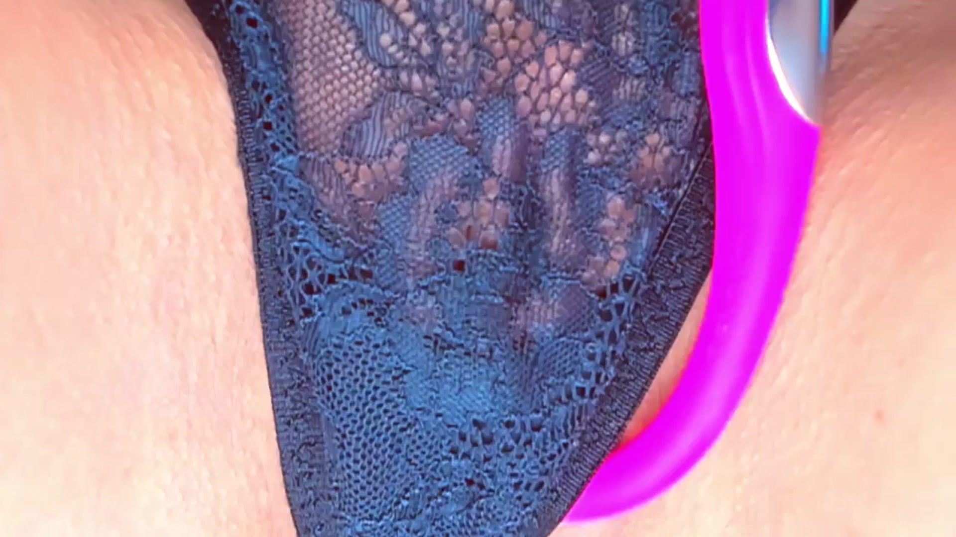 Gallery image thumbnail from Magic__Candy's myfreecams stream on, 07/06/2025, 18:21 image 14 of 20