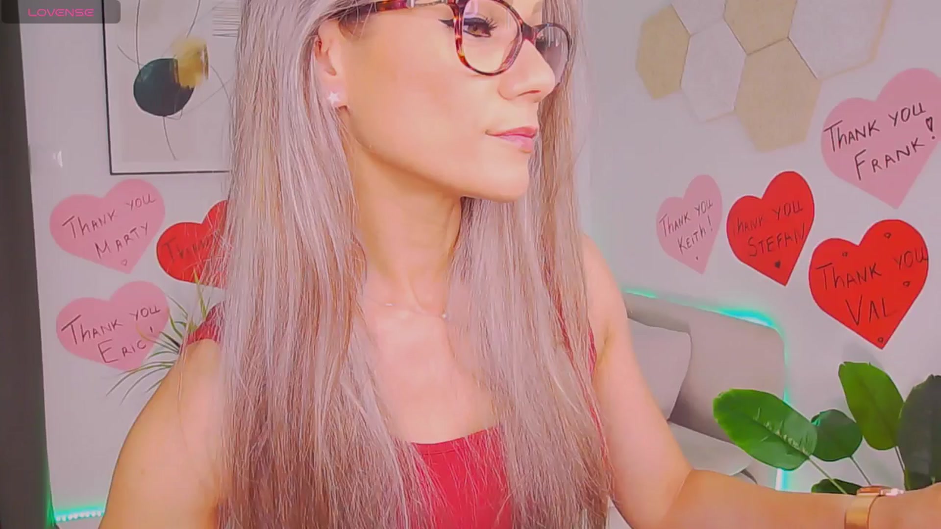 Gallery image thumbnail from Magic__Candy's myfreecams stream on, 07/19/2025, 02:30 image 16 of 20