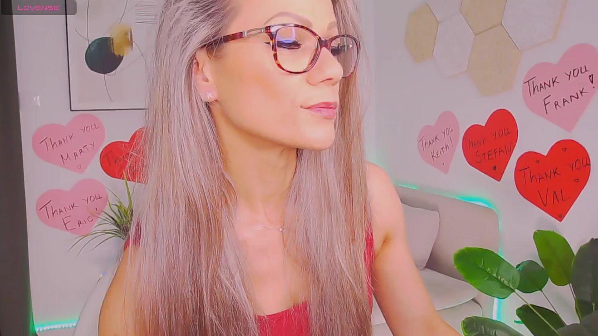 Gallery image thumbnail from Magic__Candy's myfreecams stream on, 07/19/2025, 02:30 image 18 of 20