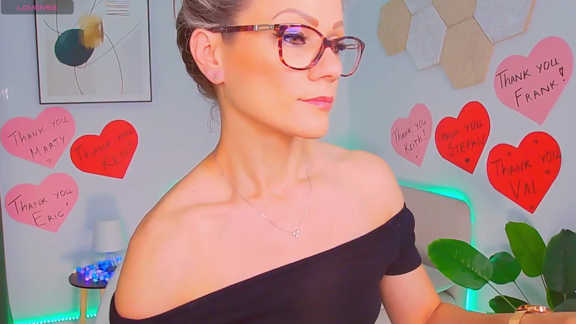 Gallery image thumbnail from Magic__Candy's myfreecams stream on, 07/25/2025, 02:41 image 1 of 20