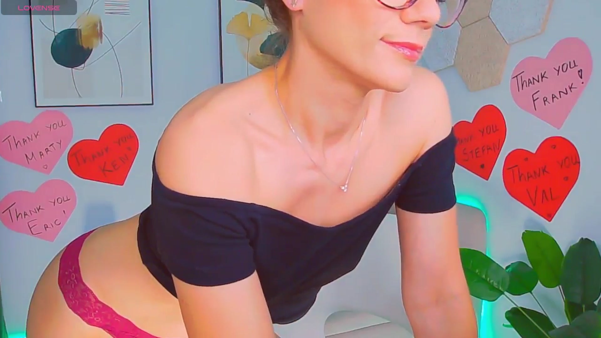Gallery image thumbnail from Magic__Candy's myfreecams stream on, 07/25/2025, 02:41 image 14 of 20