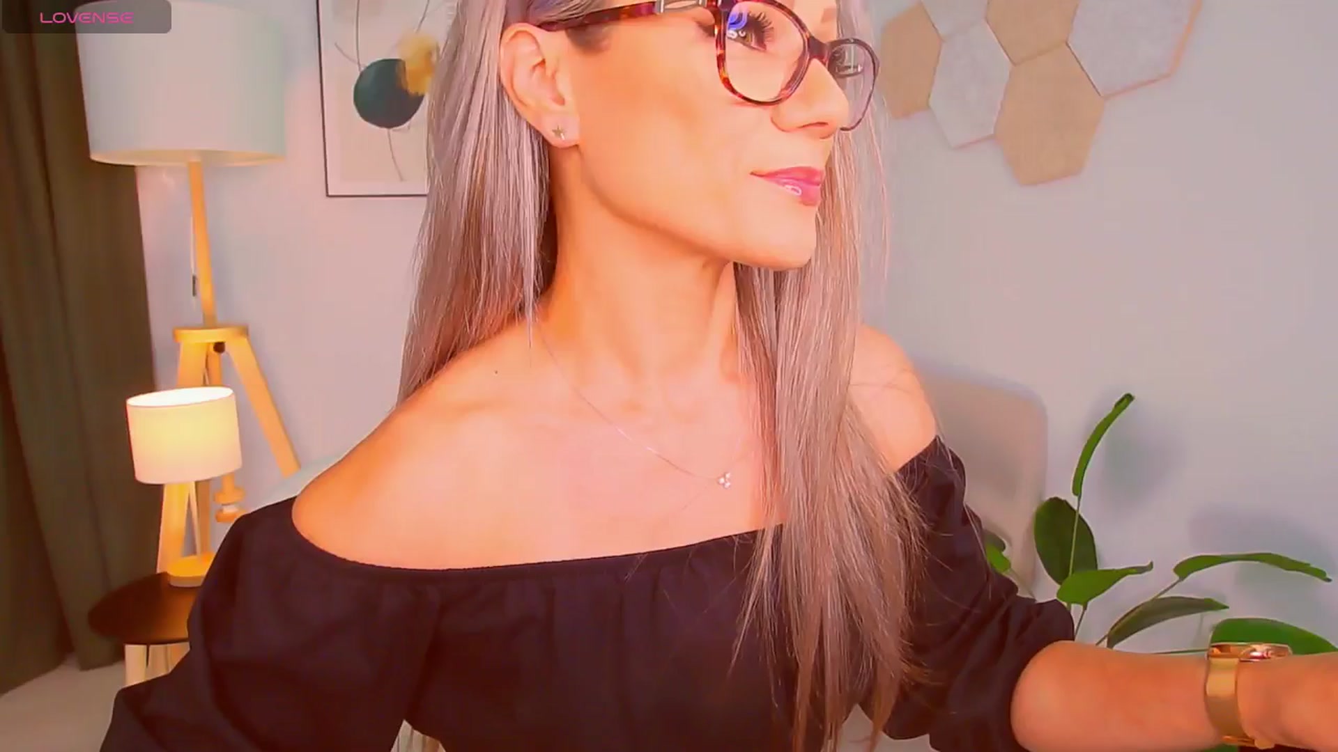 Gallery image thumbnail from Magic__Candy's myfreecams stream on, 08/24/2025, 16:25 image 2 of 20