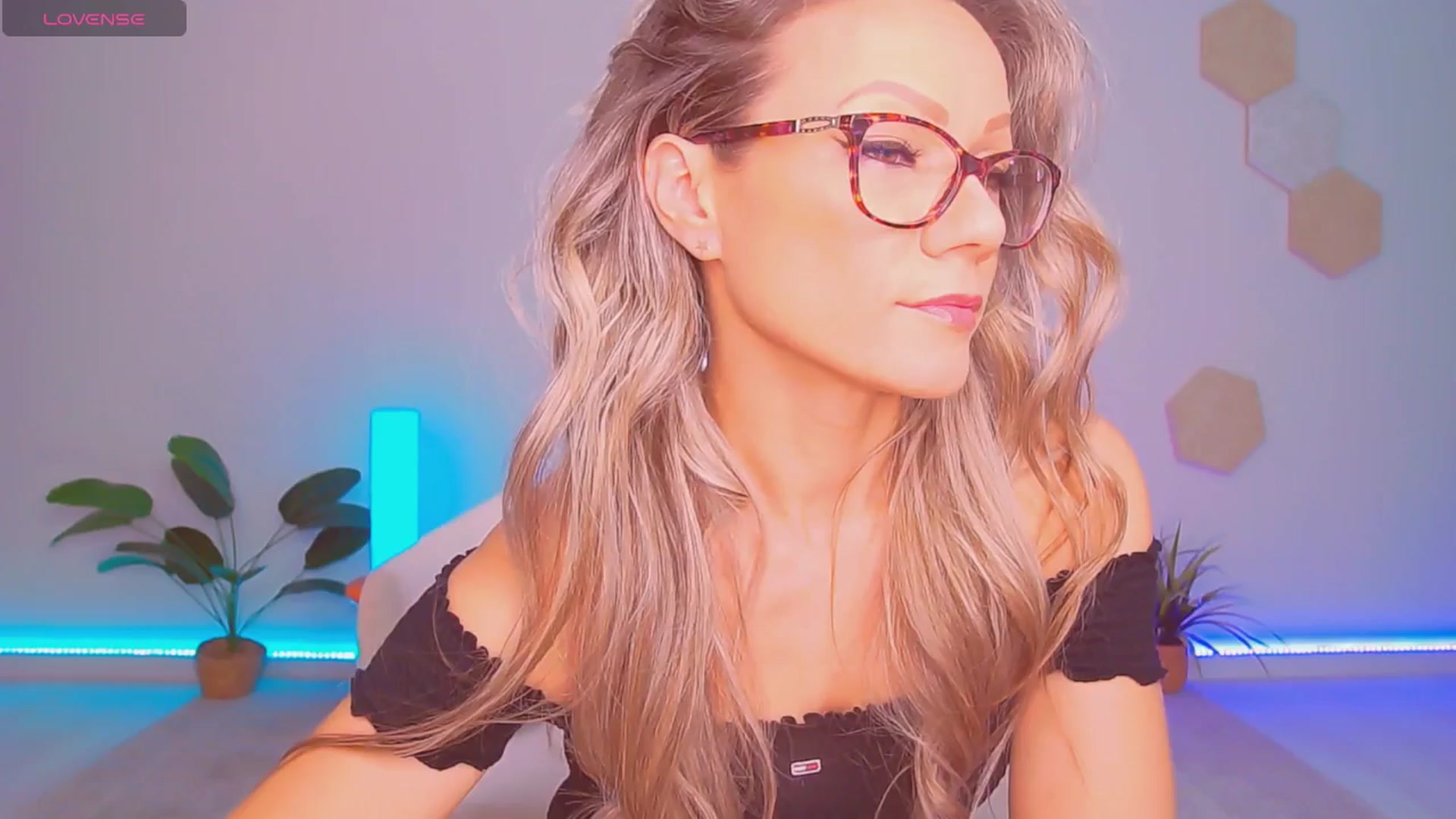 Gallery image thumbnail from Magic__Candy's myfreecams stream on, 11/03/2025, 02:11 image 17 of 20