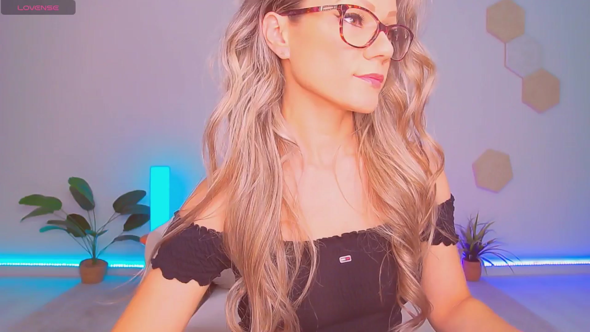 Gallery image thumbnail from Magic__Candy's myfreecams stream on, 11/03/2025, 02:11 image 16 of 20