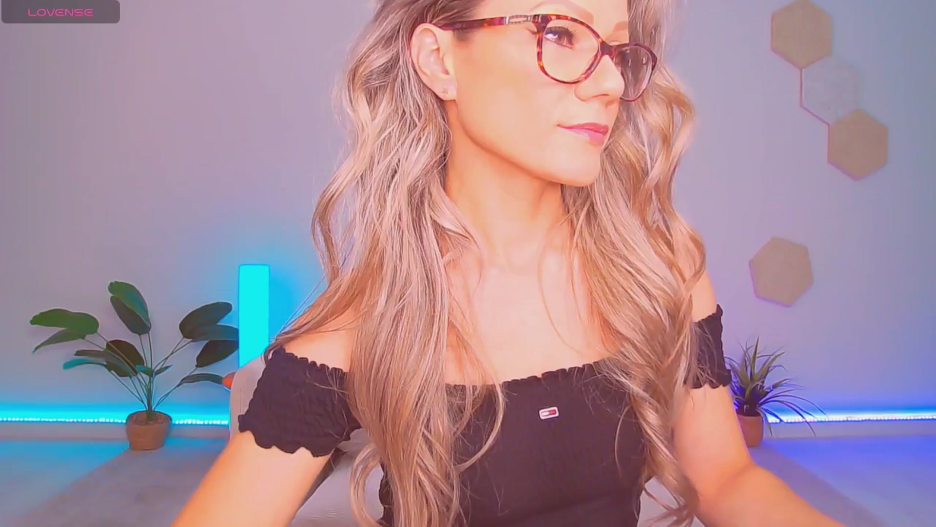 Gallery image thumbnail from Magic__Candy's myfreecams stream on, 11/03/2025, 02:11 image 15 of 20