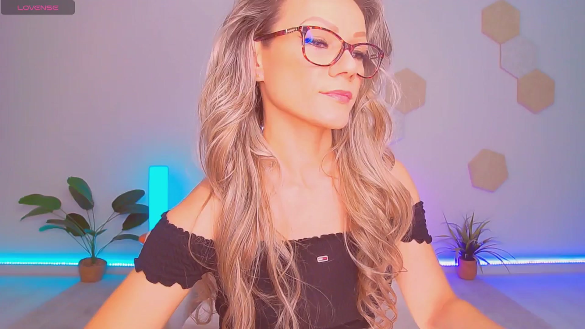 Gallery image thumbnail from Magic__Candy's myfreecams stream on, 11/03/2025, 02:11 image 4 of 20