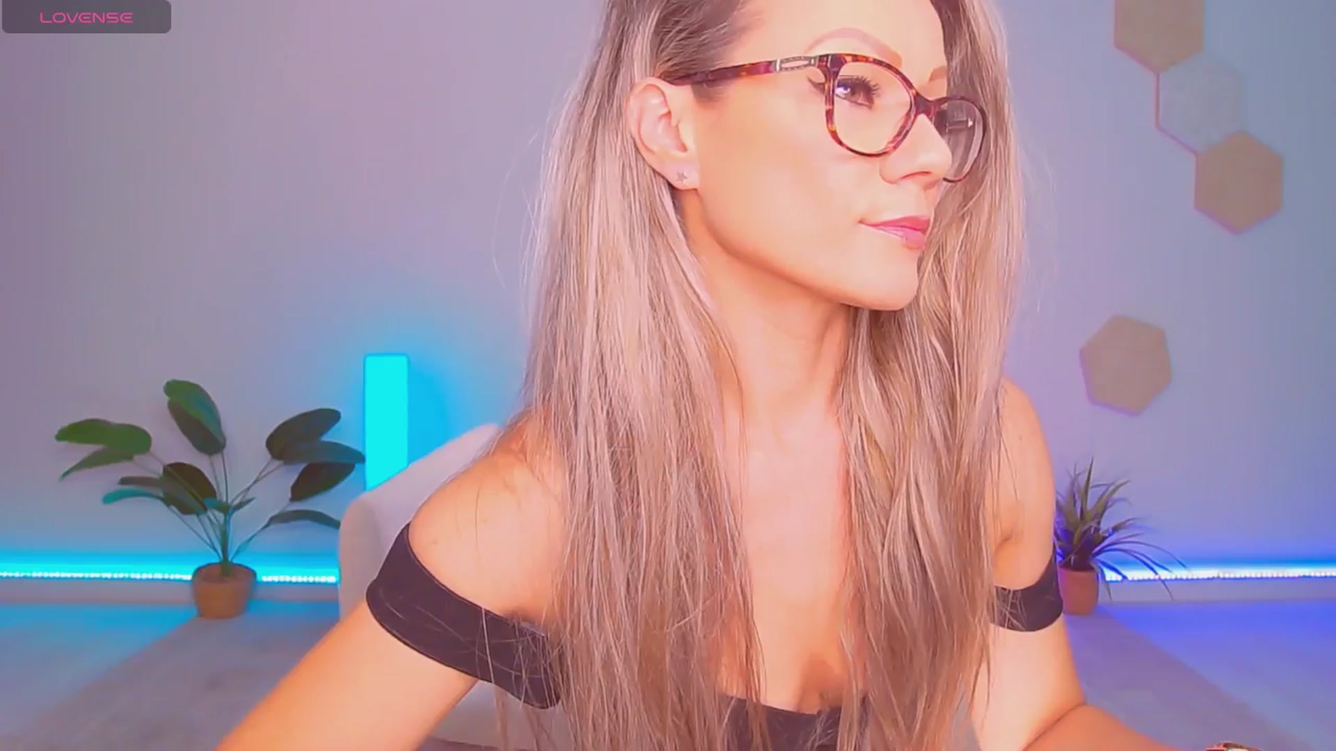Gallery image thumbnail from Magic__Candy's myfreecams stream on, 11/04/2025, 09:46 image 19 of 20