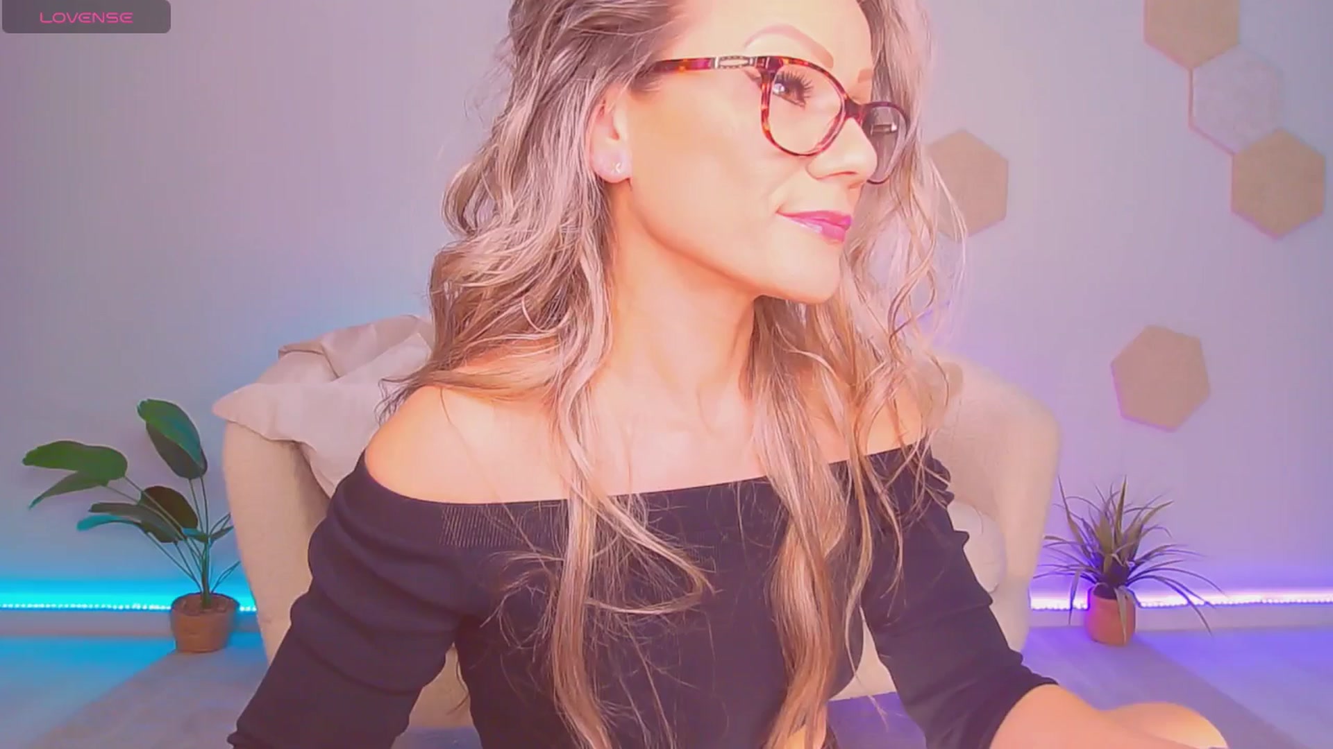 Gallery image thumbnail from Magic__Candy's myfreecams stream on, 11/08/2025, 20:43 image 11 of 20