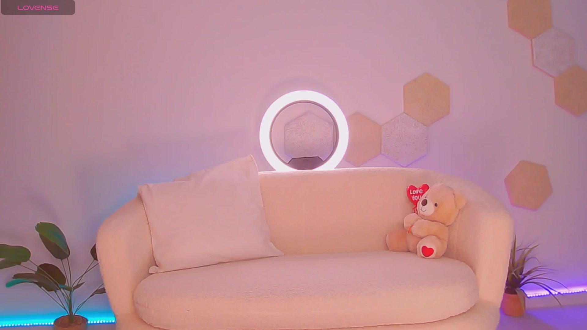 Gallery image thumbnail from Magic__Candy's myfreecams stream on, 11/12/2025, 24:38 image 15 of 20