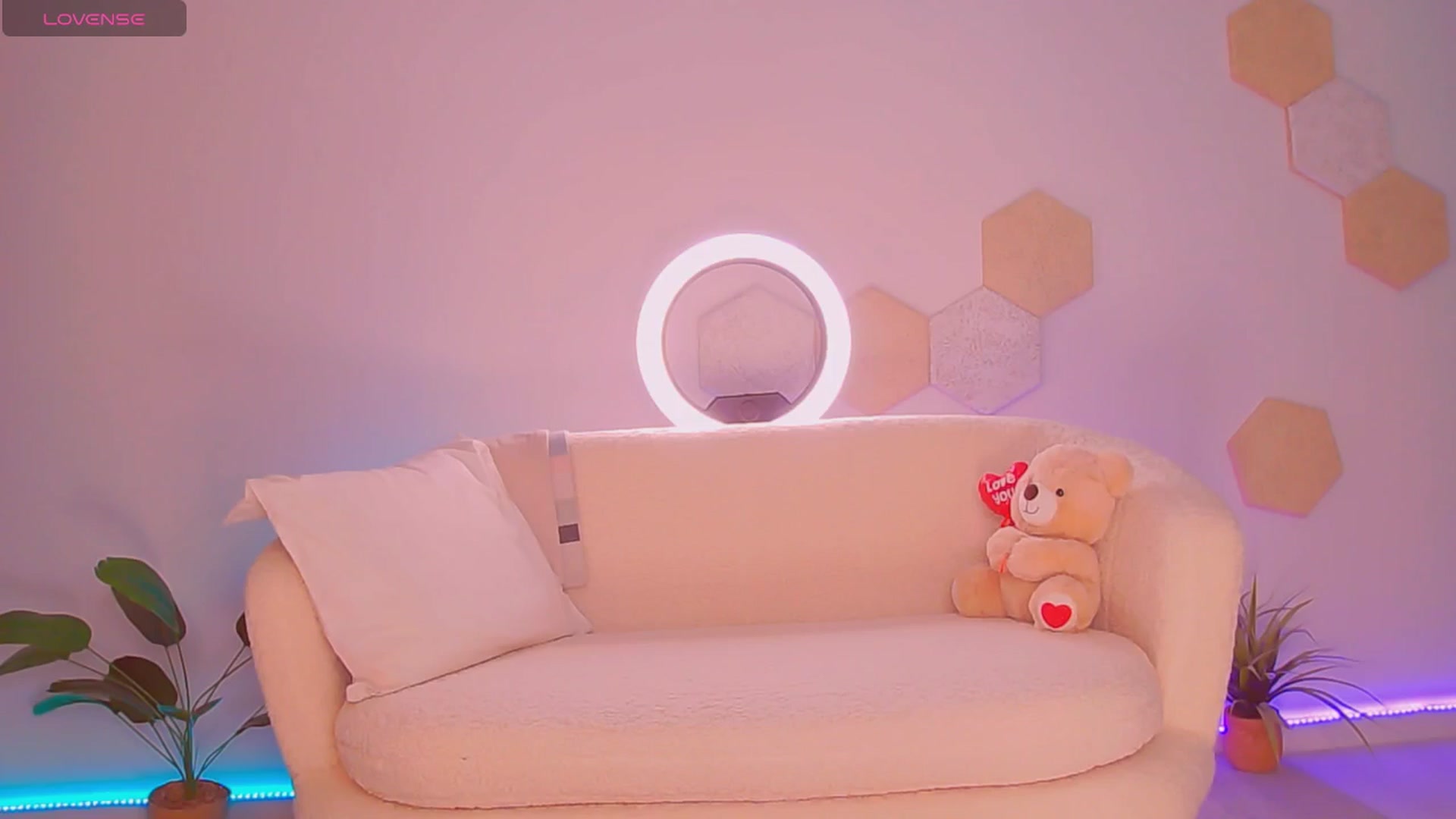 Gallery image thumbnail from Magic__Candy's myfreecams stream on, 11/13/2025, 02:55 image 6 of 20