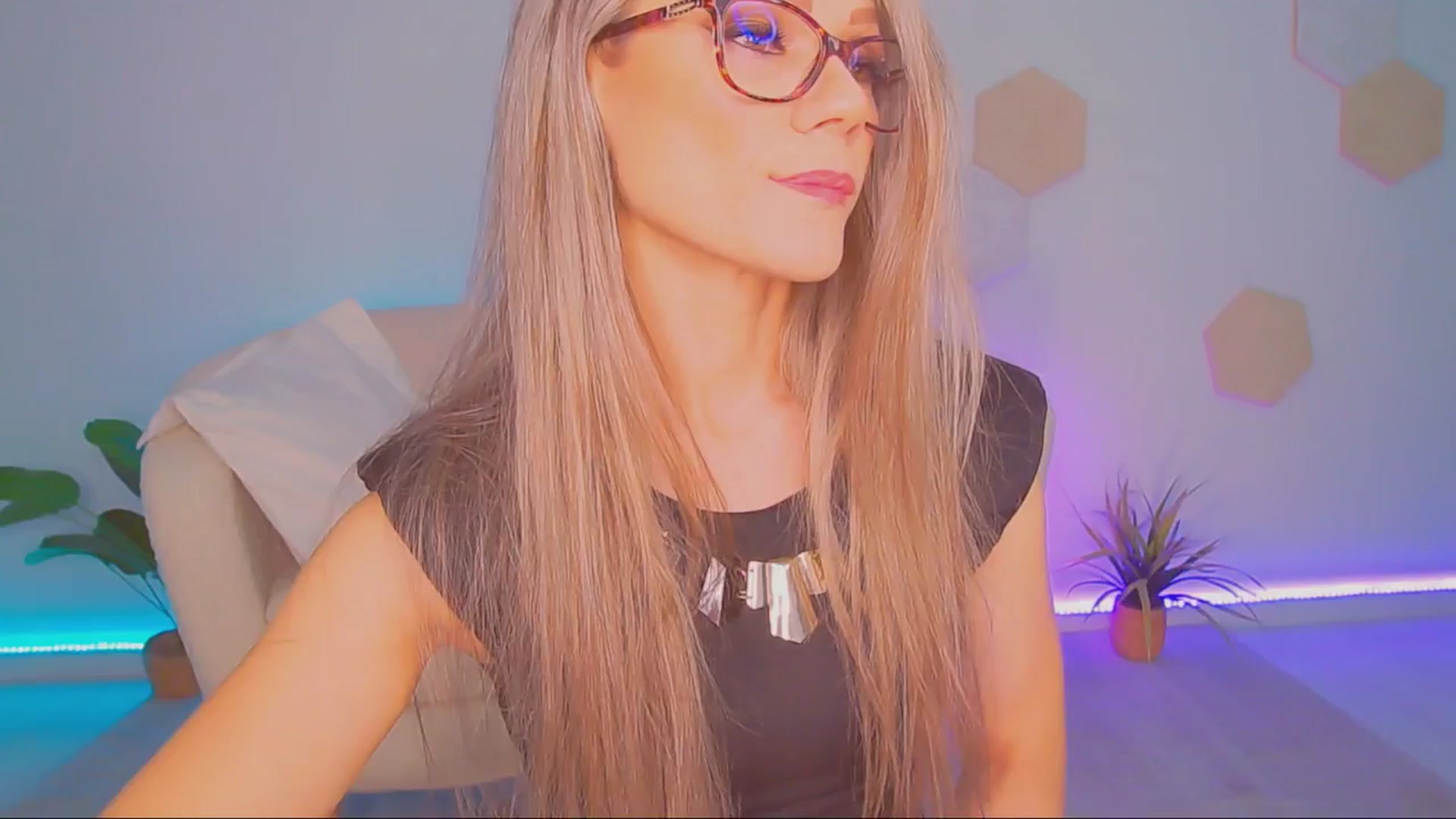Gallery image thumbnail from Magic__Candy's myfreecams stream on, 11/20/2025, 03:13 image 20 of 20