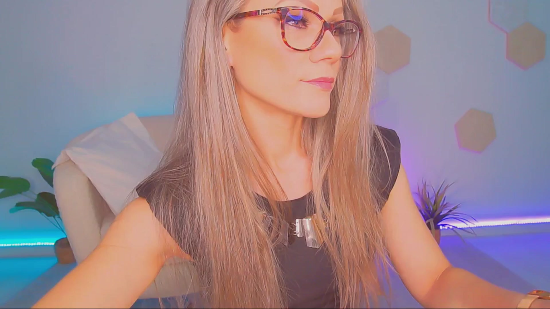 Gallery image thumbnail from Magic__Candy's myfreecams stream on, 11/20/2025, 03:13 image 18 of 20