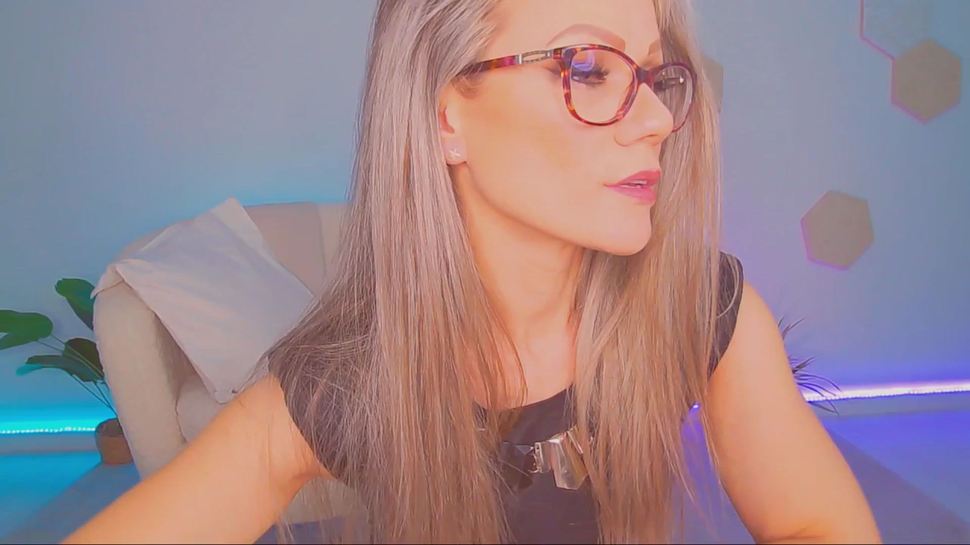 Gallery image thumbnail from Magic__Candy's myfreecams stream on, 11/20/2025, 03:13 image 12 of 20