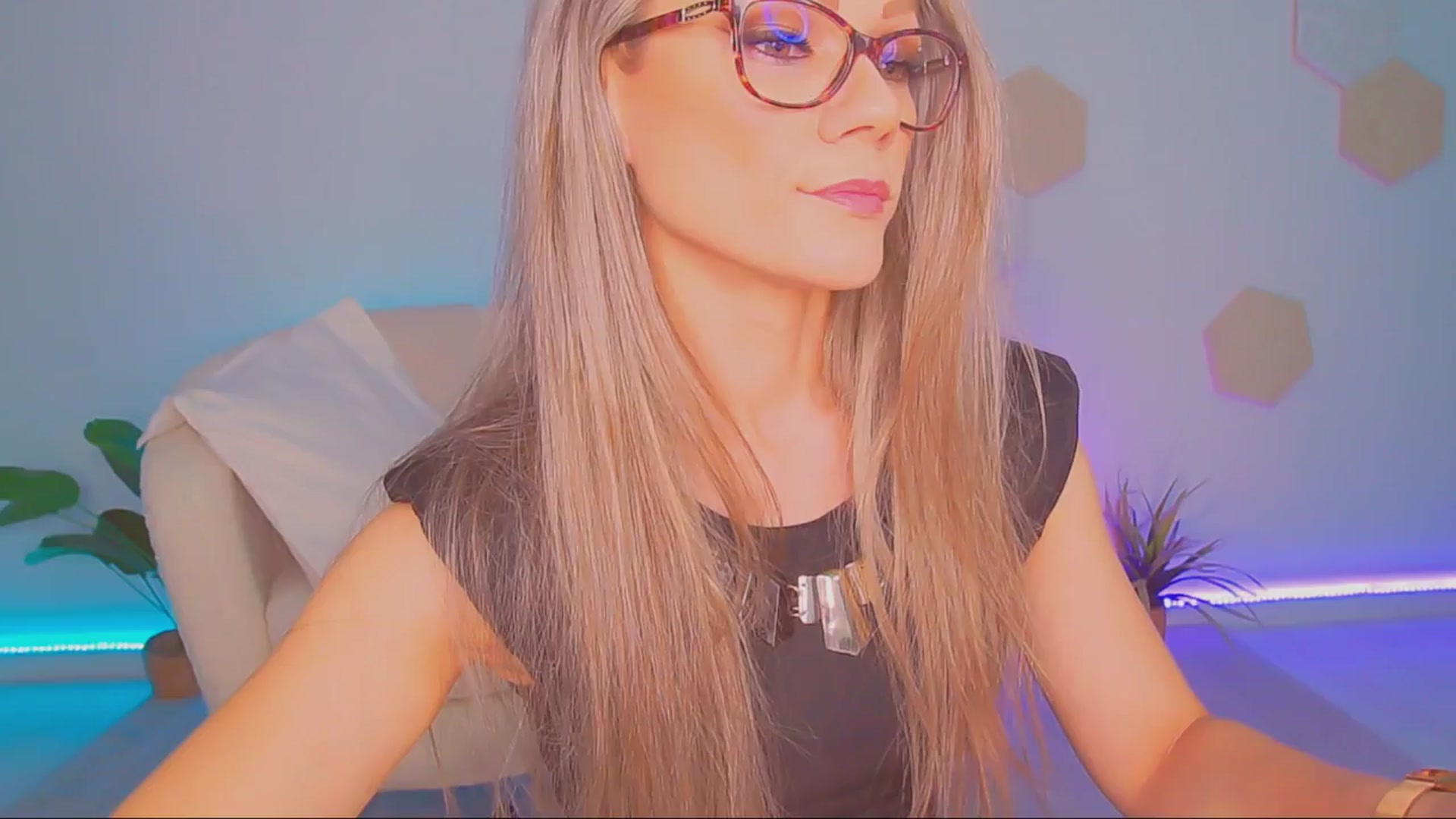 Gallery image thumbnail from Magic__Candy's myfreecams stream on, 11/20/2025, 03:13 image 17 of 20