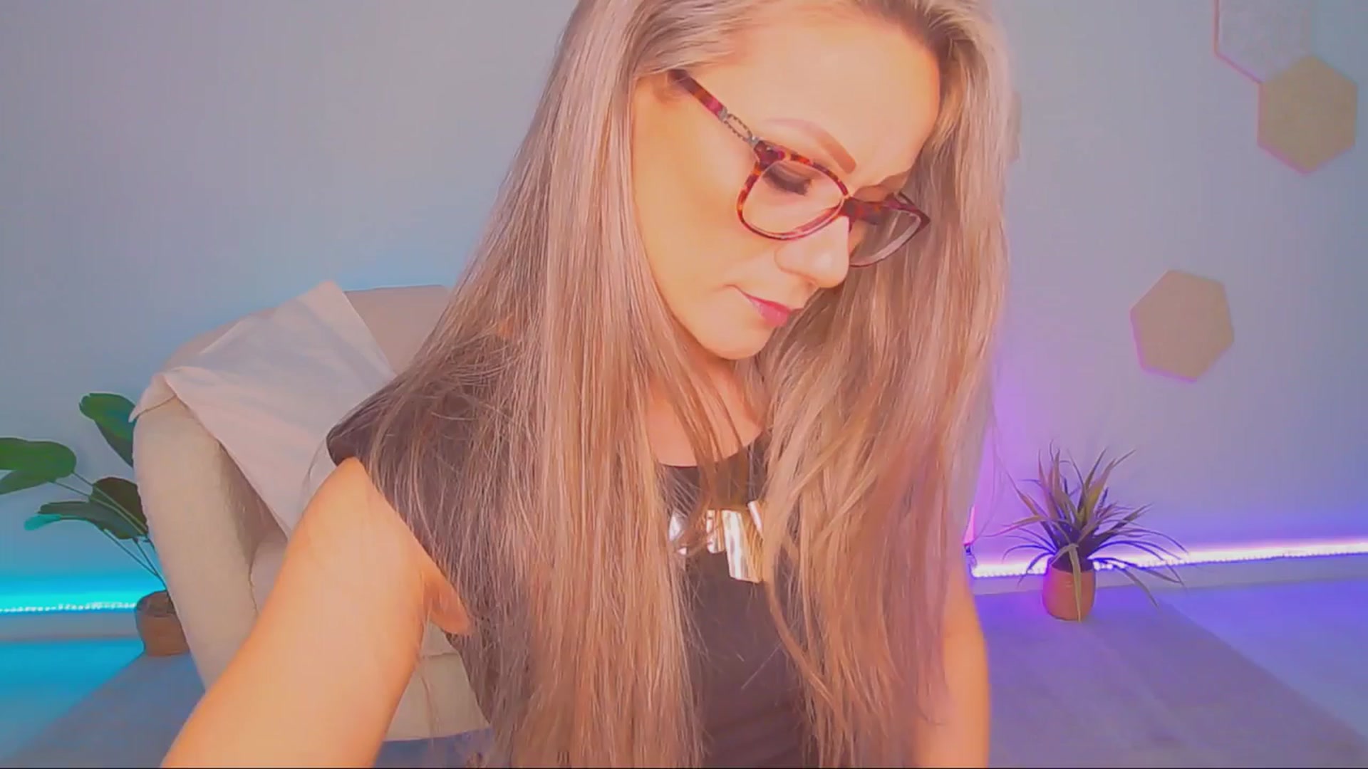 Gallery image thumbnail from Magic__Candy's myfreecams stream on, 11/20/2025, 03:13 image 16 of 20