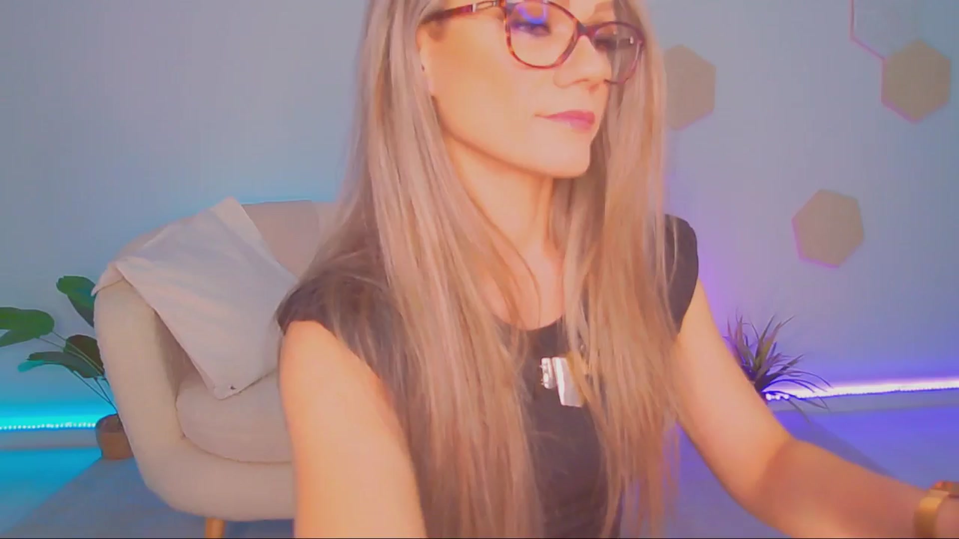 Gallery image thumbnail from Magic__Candy's myfreecams stream on, 11/20/2025, 03:13 image 15 of 20