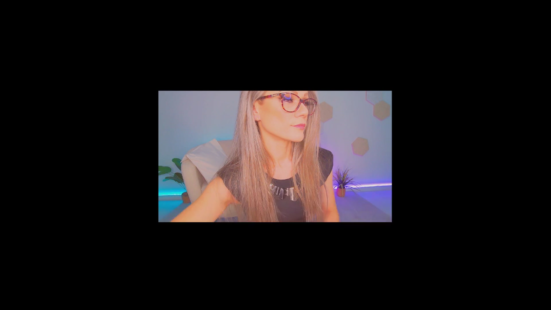 Gallery image thumbnail from Magic__Candy's myfreecams stream on, 11/20/2025, 03:13 image 6 of 20
