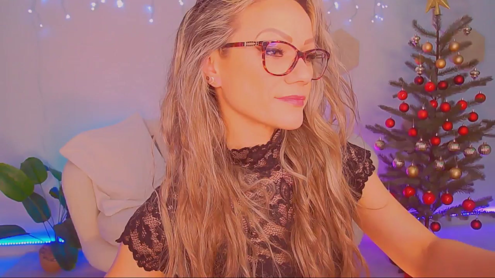Gallery image thumbnail from Magic__Candy's myfreecams stream on, 11/30/2025, 03:04 image 15 of 20