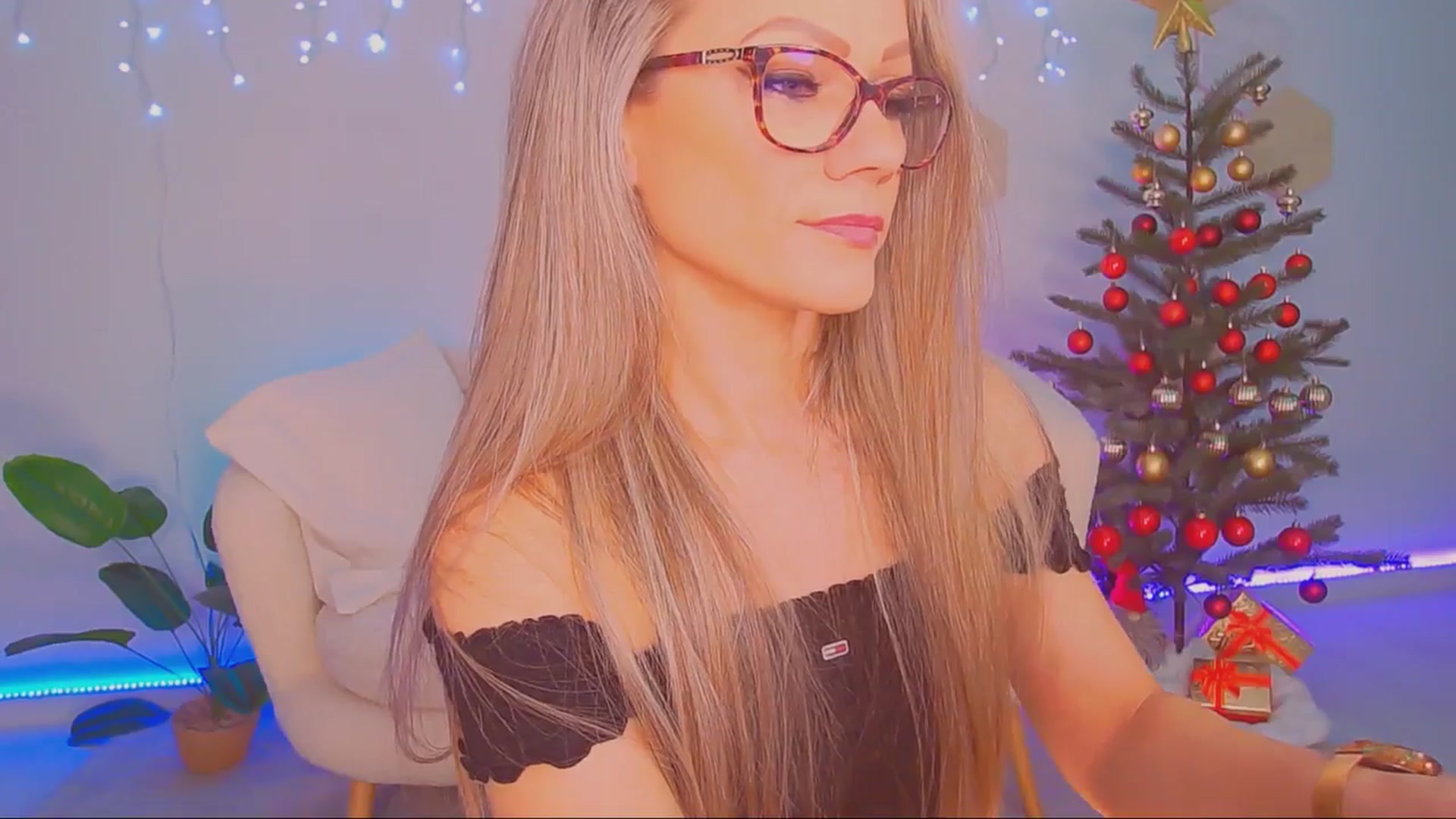 Gallery image thumbnail from Magic__Candy's myfreecams stream on, 12/01/2025, 24:04 image 11 of 20