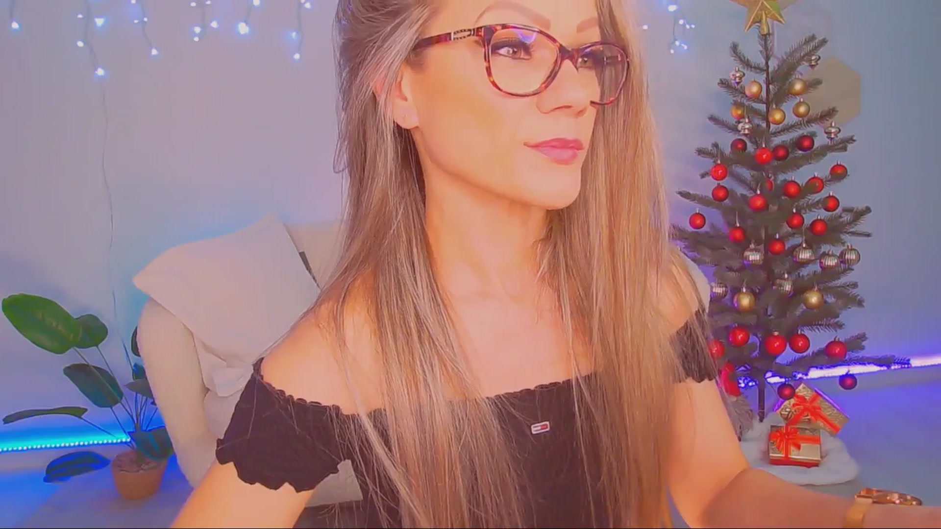 Gallery image thumbnail from Magic__Candy's myfreecams stream on, 12/01/2025, 24:04 image 13 of 20