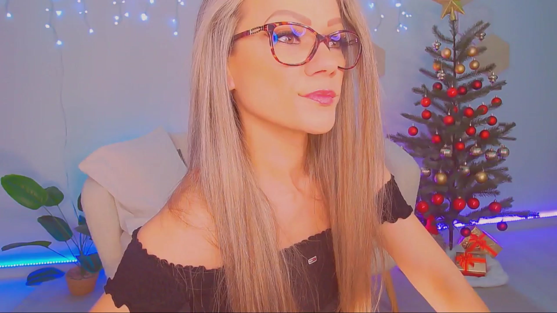Gallery image thumbnail from Magic__Candy's myfreecams stream on, 12/01/2025, 24:04 image 4 of 20