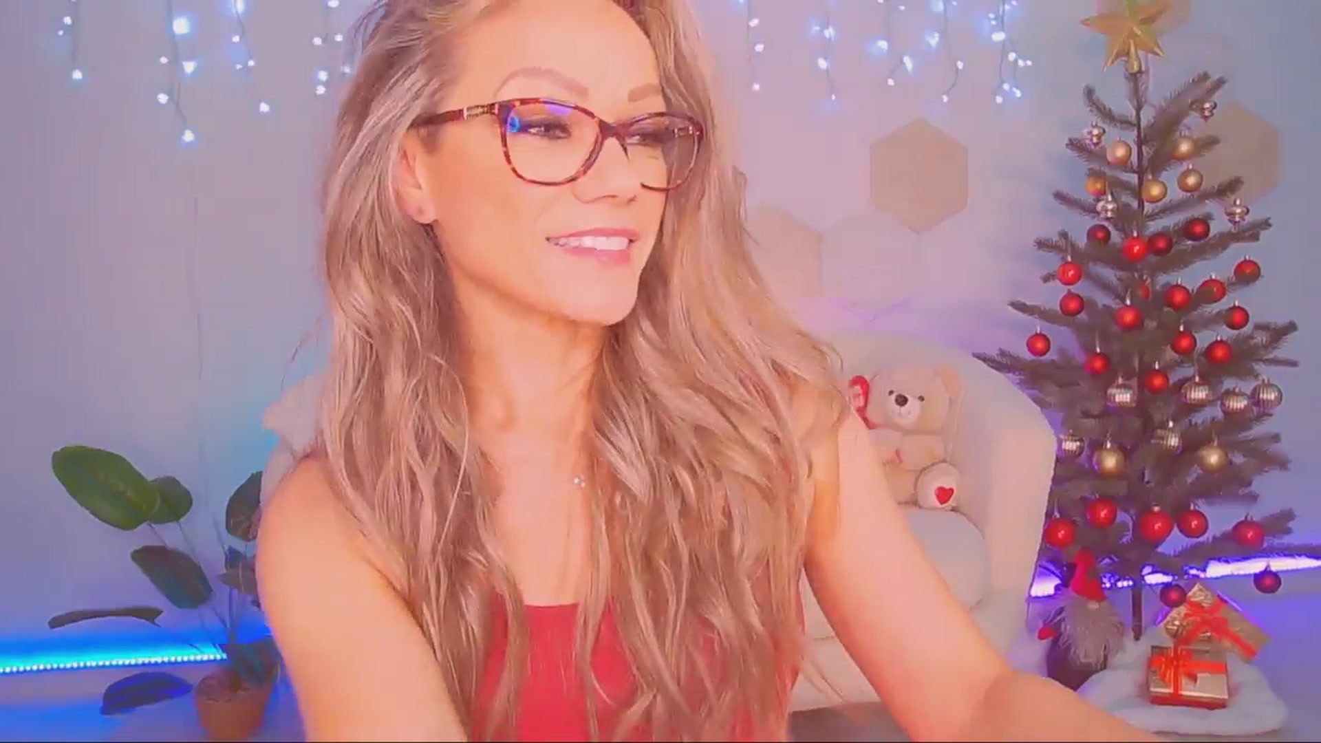 Gallery image thumbnail from Magic__Candy's myfreecams stream on, 12/02/2025, 22:49 image 17 of 20