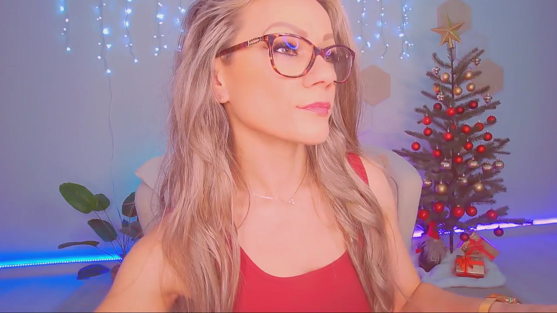 Gallery image thumbnail from Magic__Candy's myfreecams stream on, 12/03/2025, 24:13 image 8 of 20